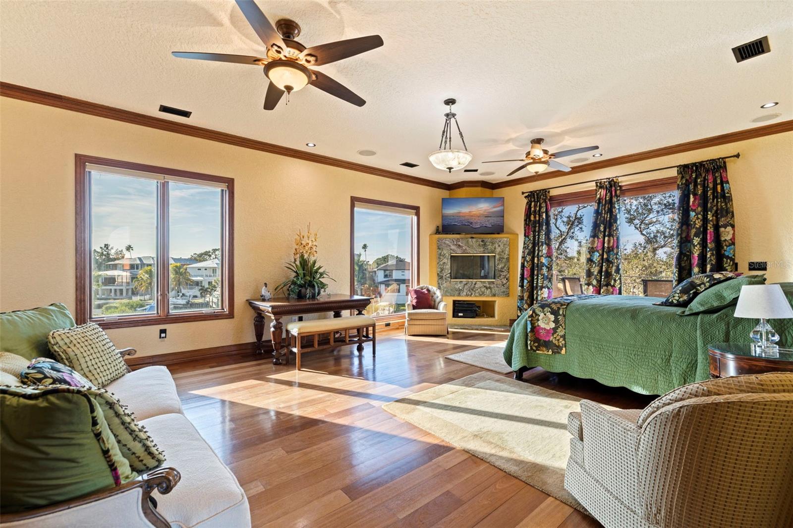 TB8460108 Property Photo