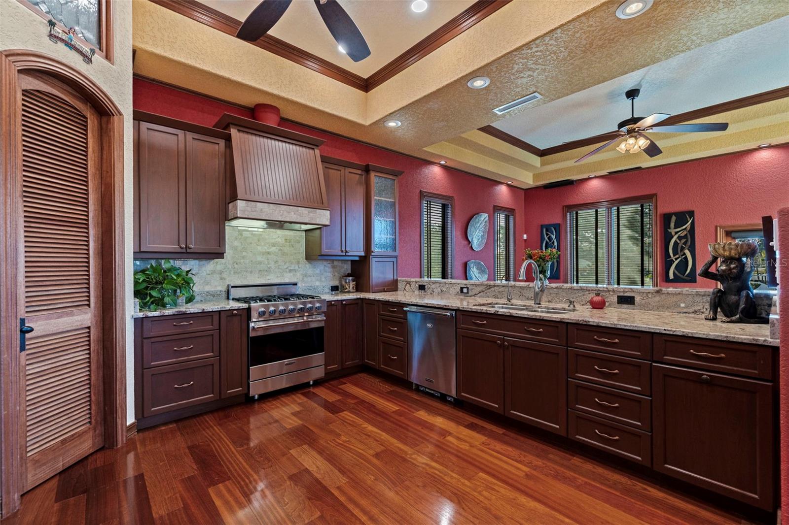 TB8460108 Property Photo