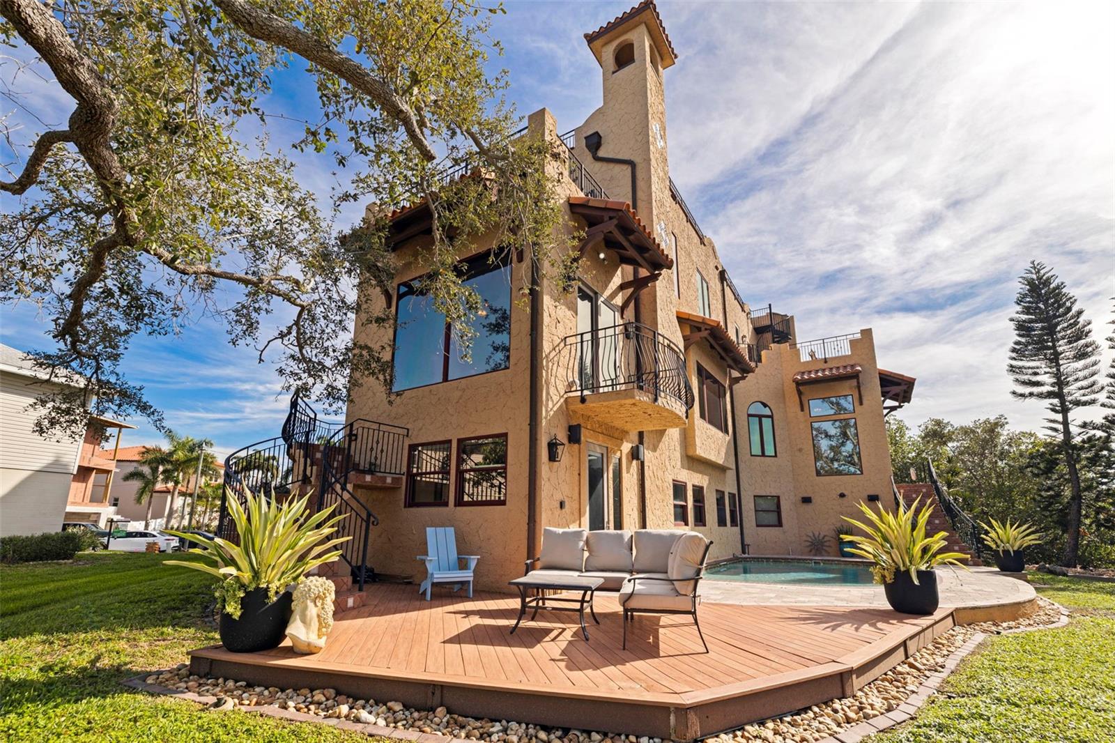 TB8460108 Property Photo