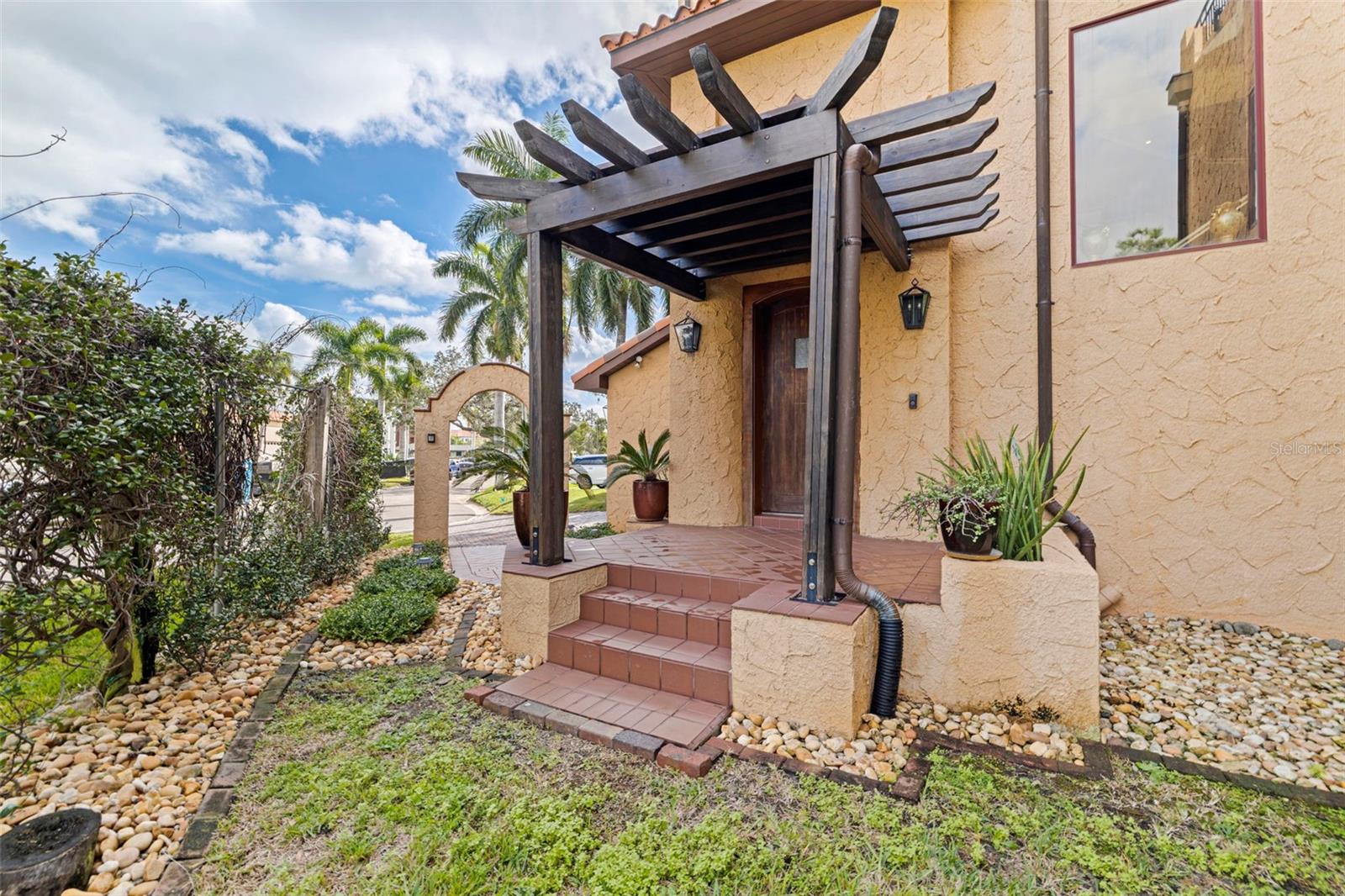 TB8460108 Property Photo