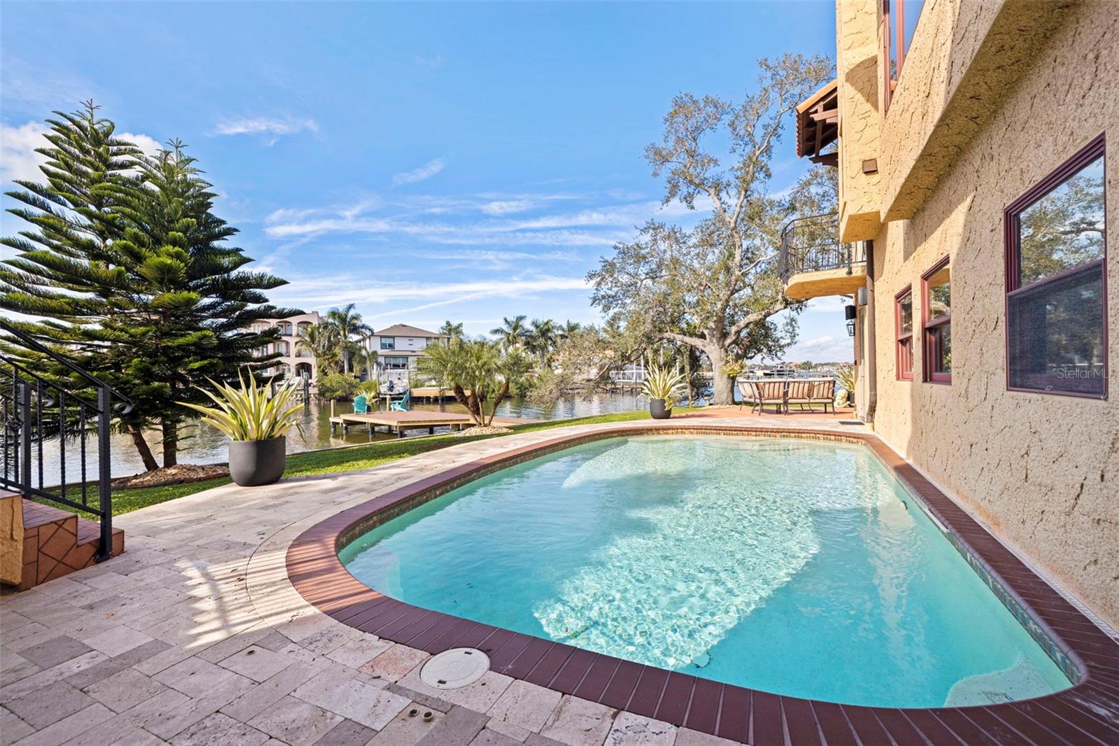 TB8460108 Property Photo