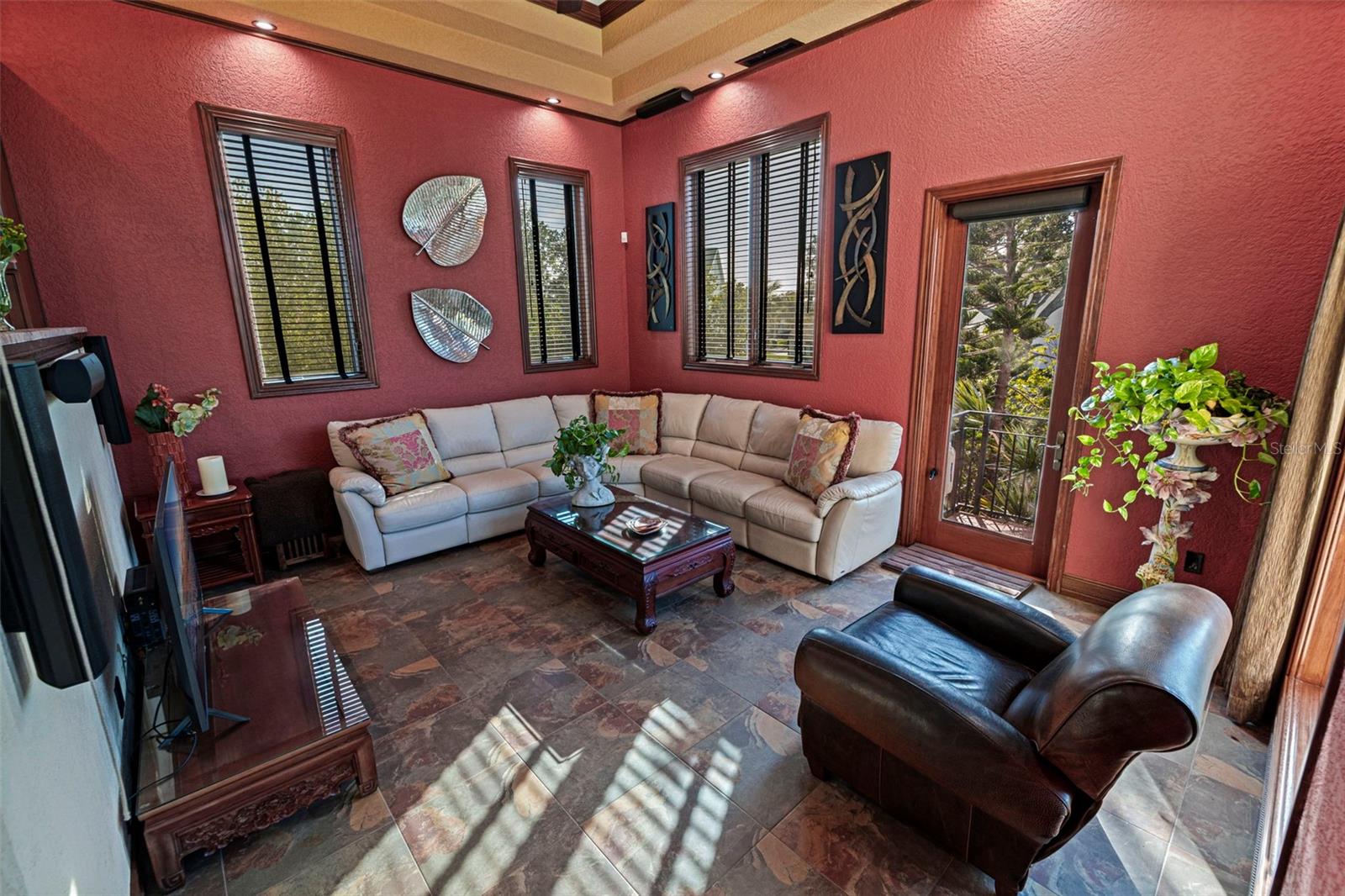 TB8460108 Property Photo