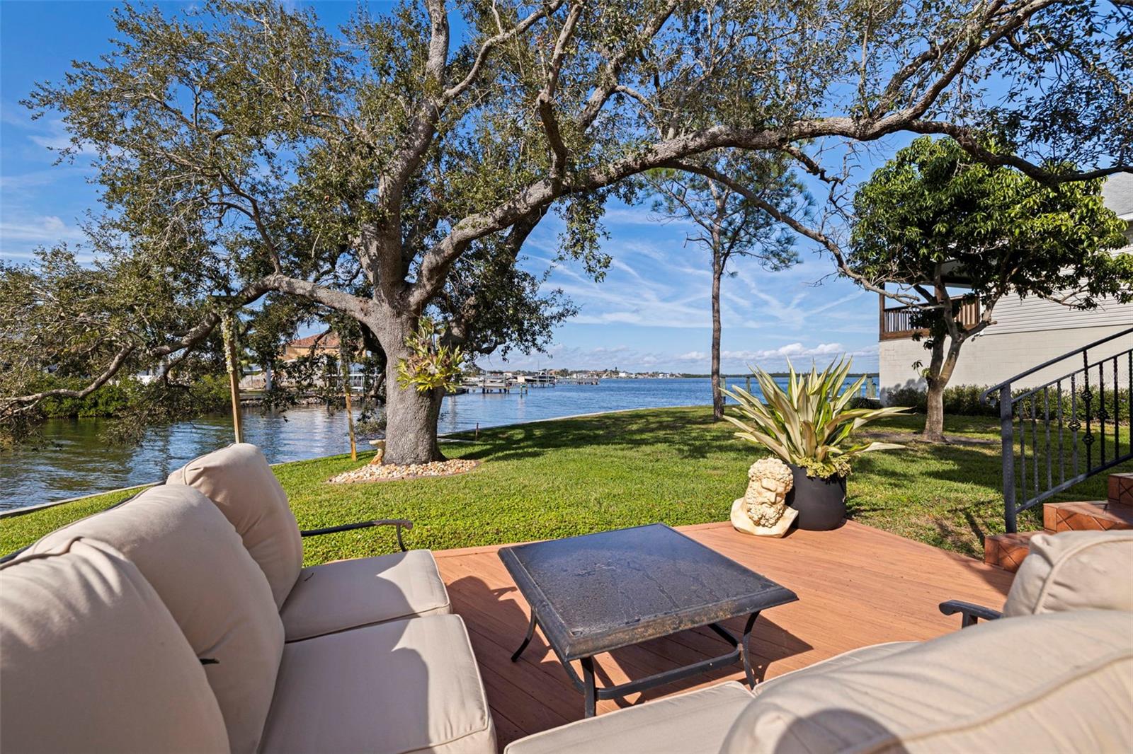 TB8460108 Property Photo