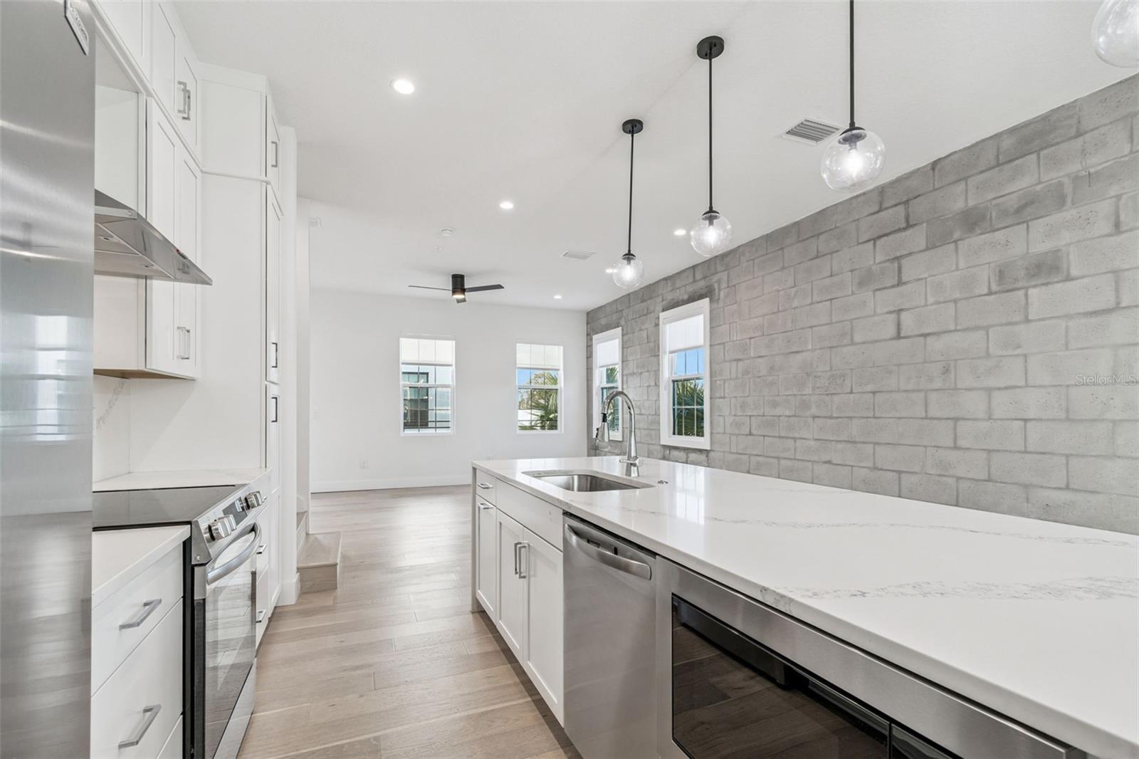 2724 5TH AVE S, ST PETERSBURG, FL, 33712