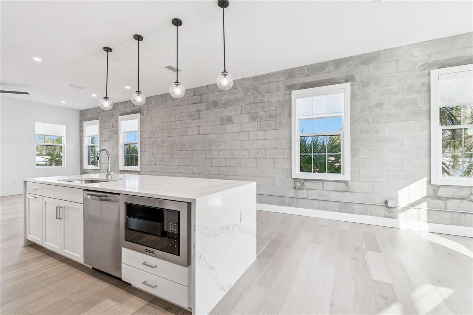 2724 5TH AVE S, ST PETERSBURG, FL, 33712