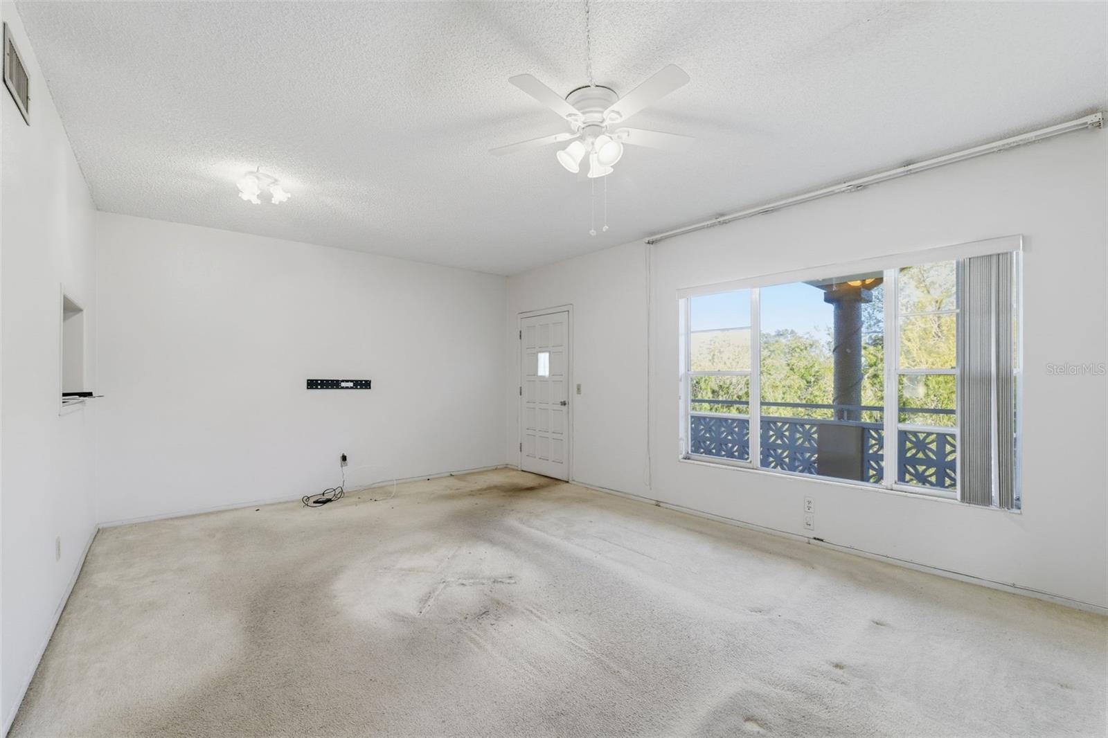 TB8460156 Property Photo