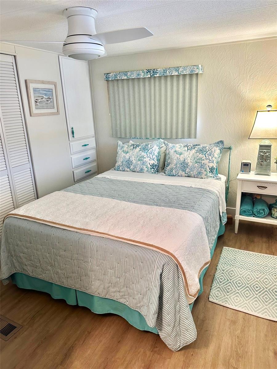 TB8460165 Property Photo