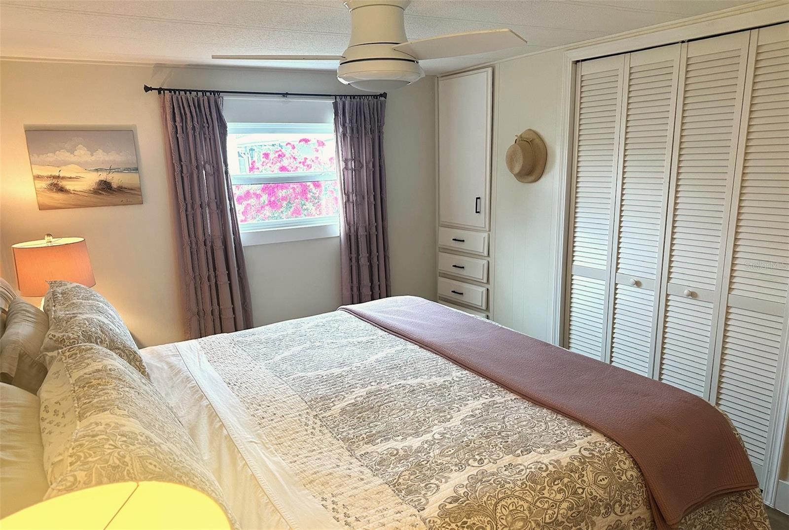 TB8460165 Property Photo