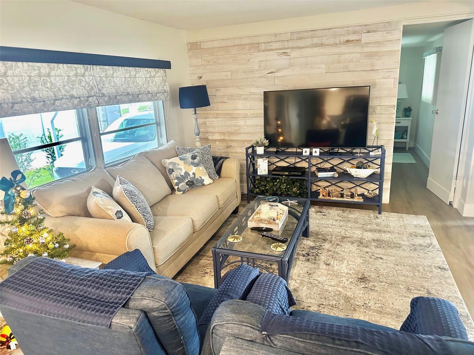 TB8460165 Property Photo