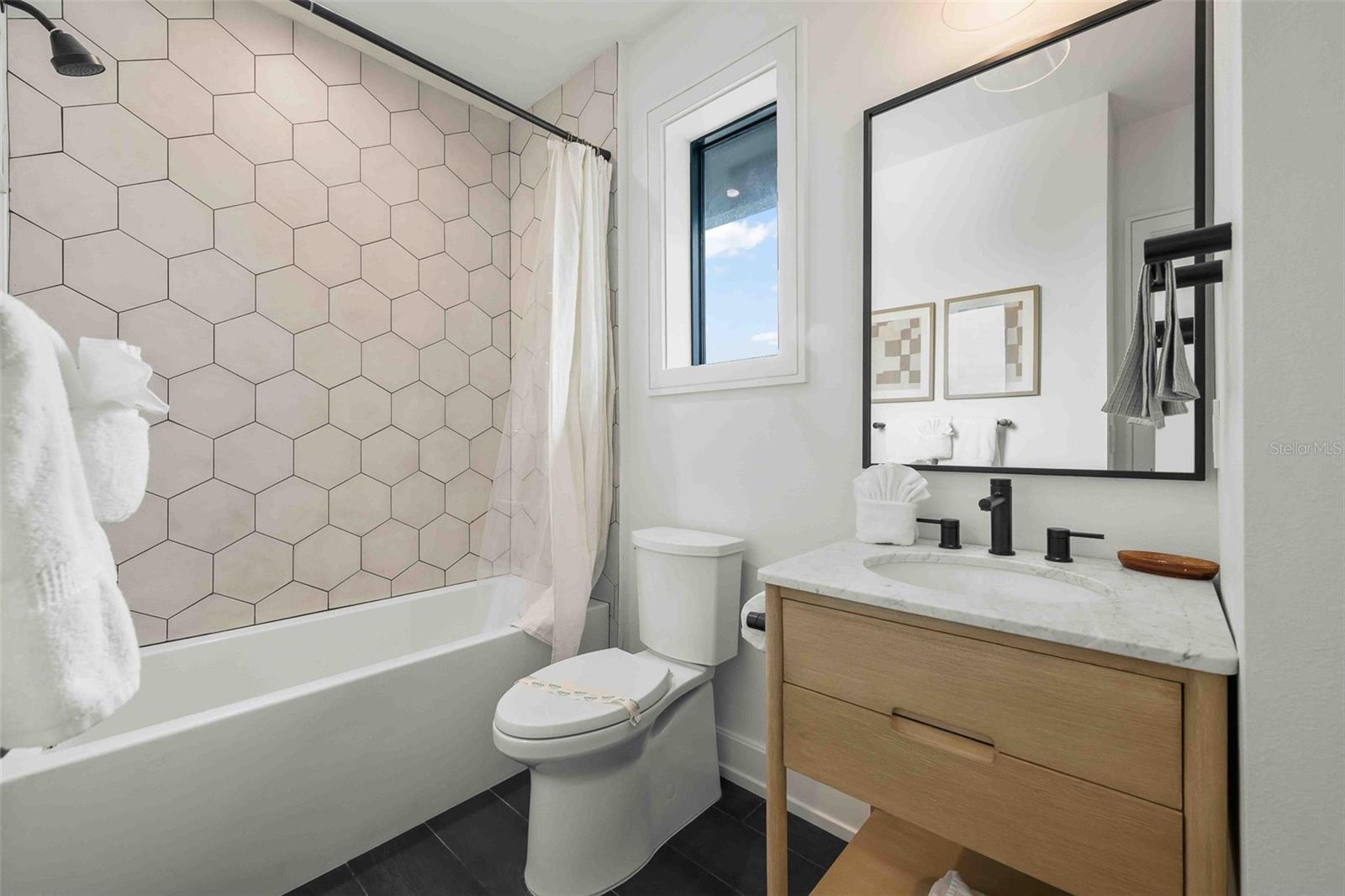 A4676665 Property Photo