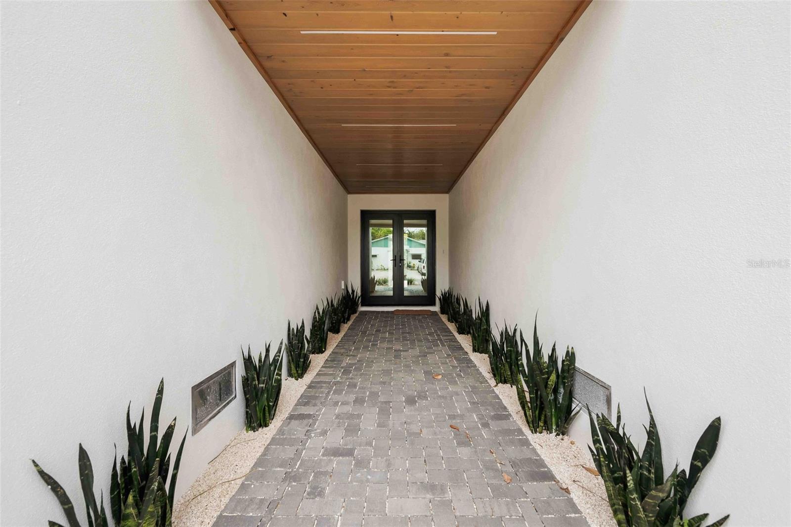 A4676665 Property Photo