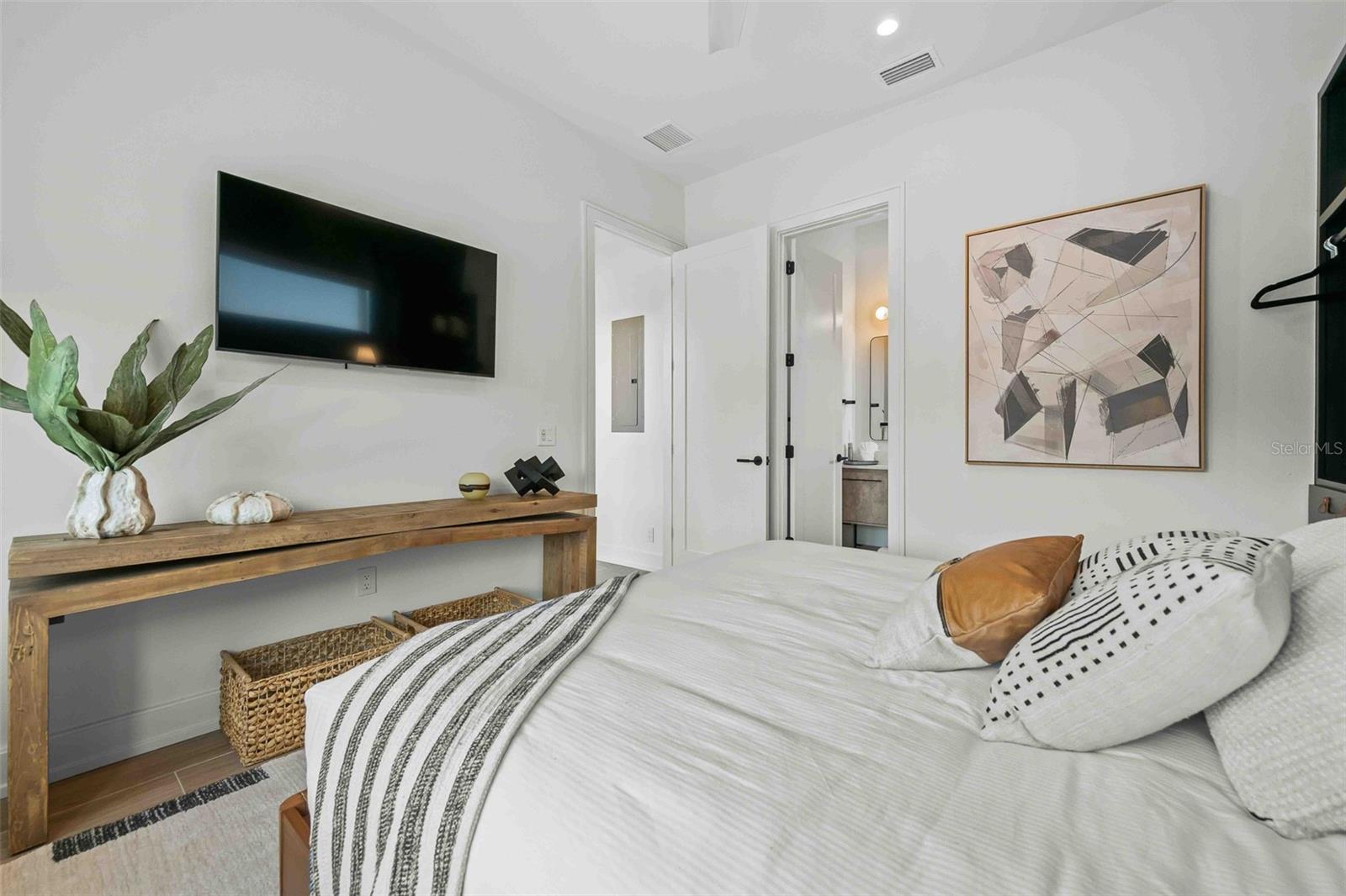 A4676665 Property Photo