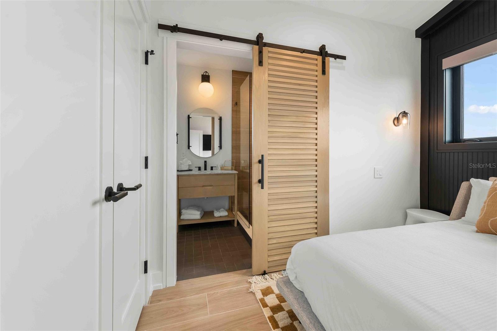 A4676665 Property Photo