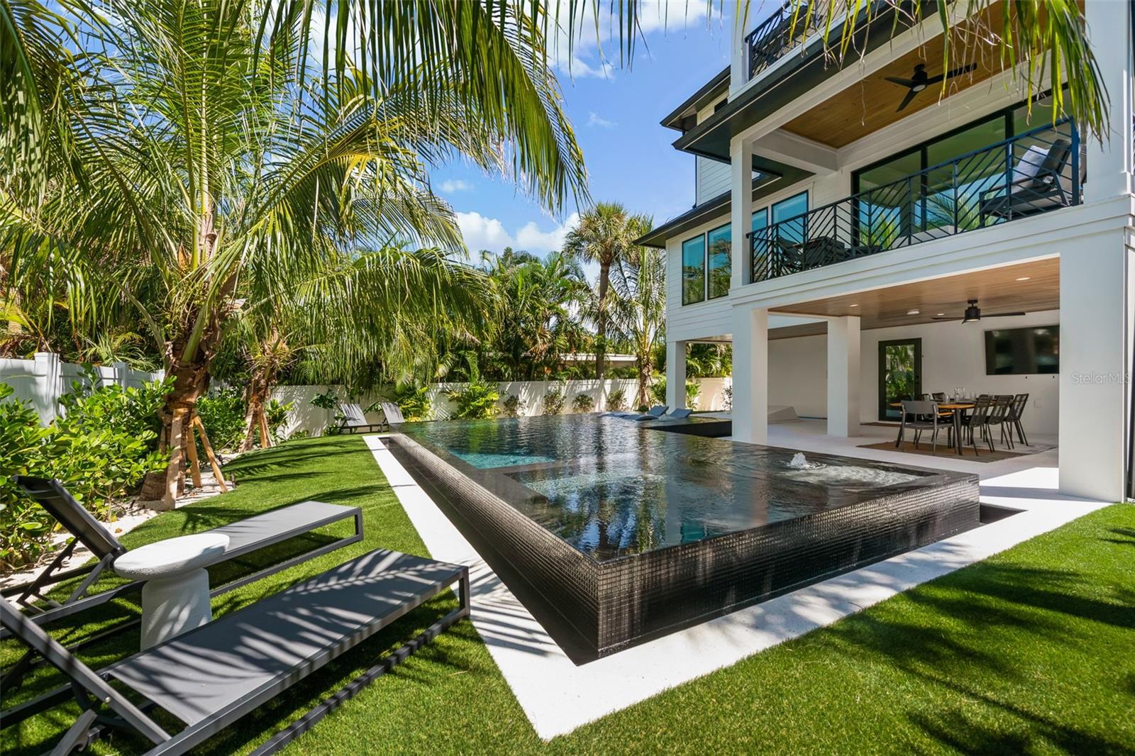 A4676665 Property Photo