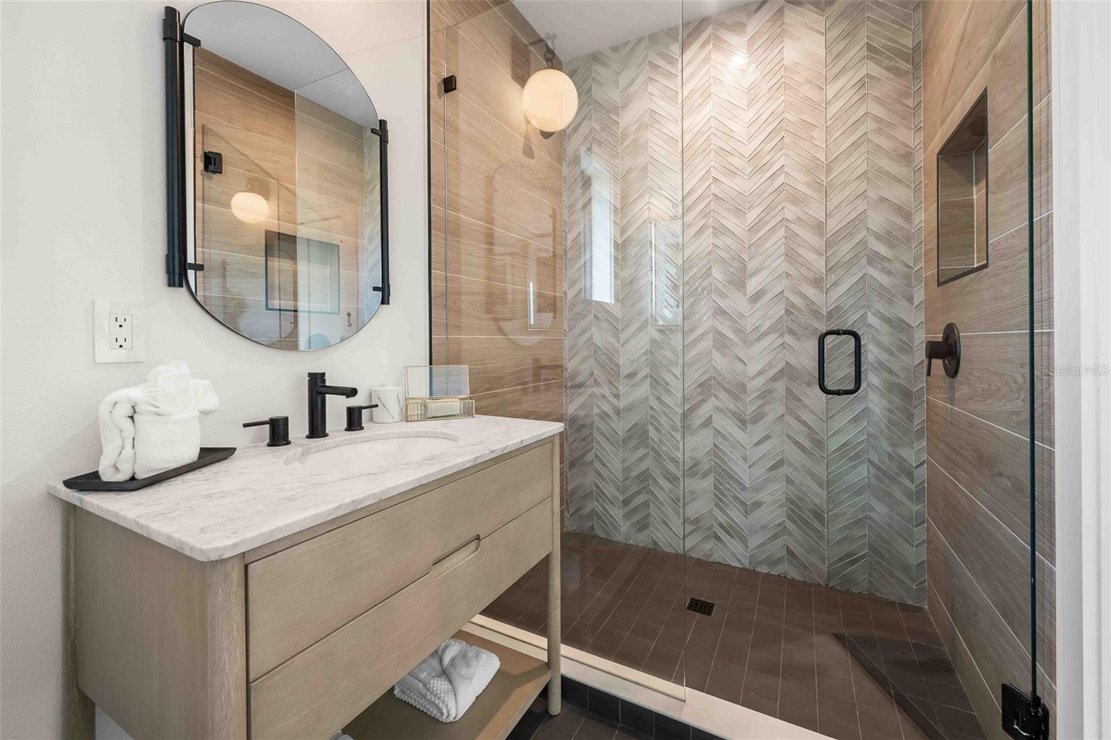 A4676665 Property Photo