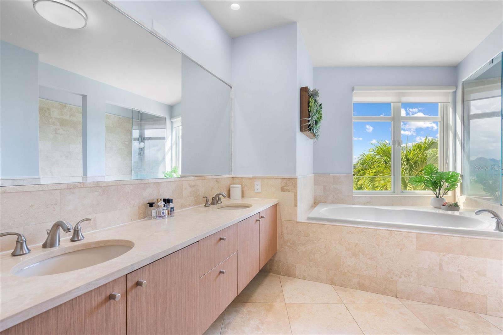 PR9118291 Property Photo