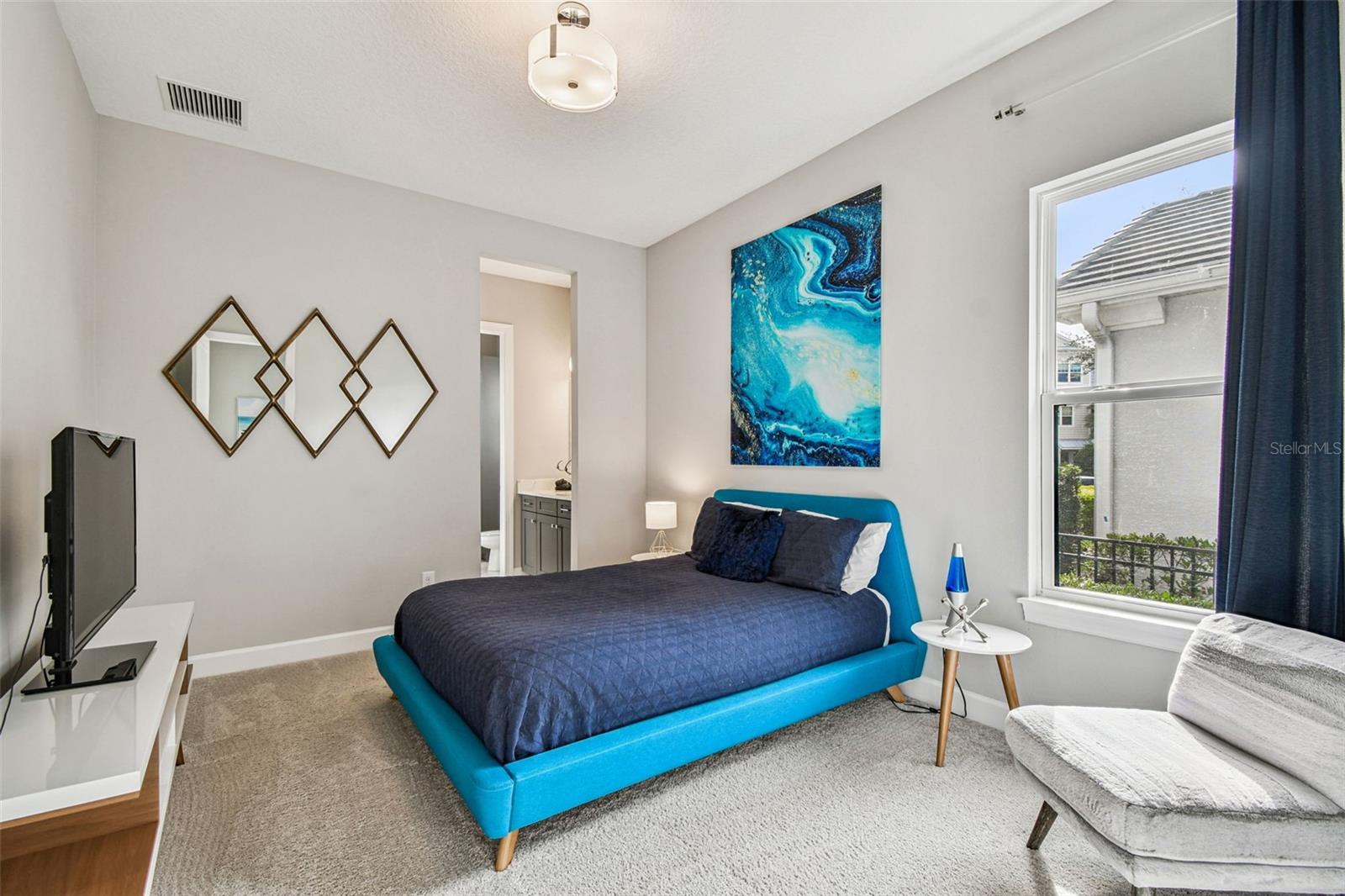 TB8460255 Property Photo