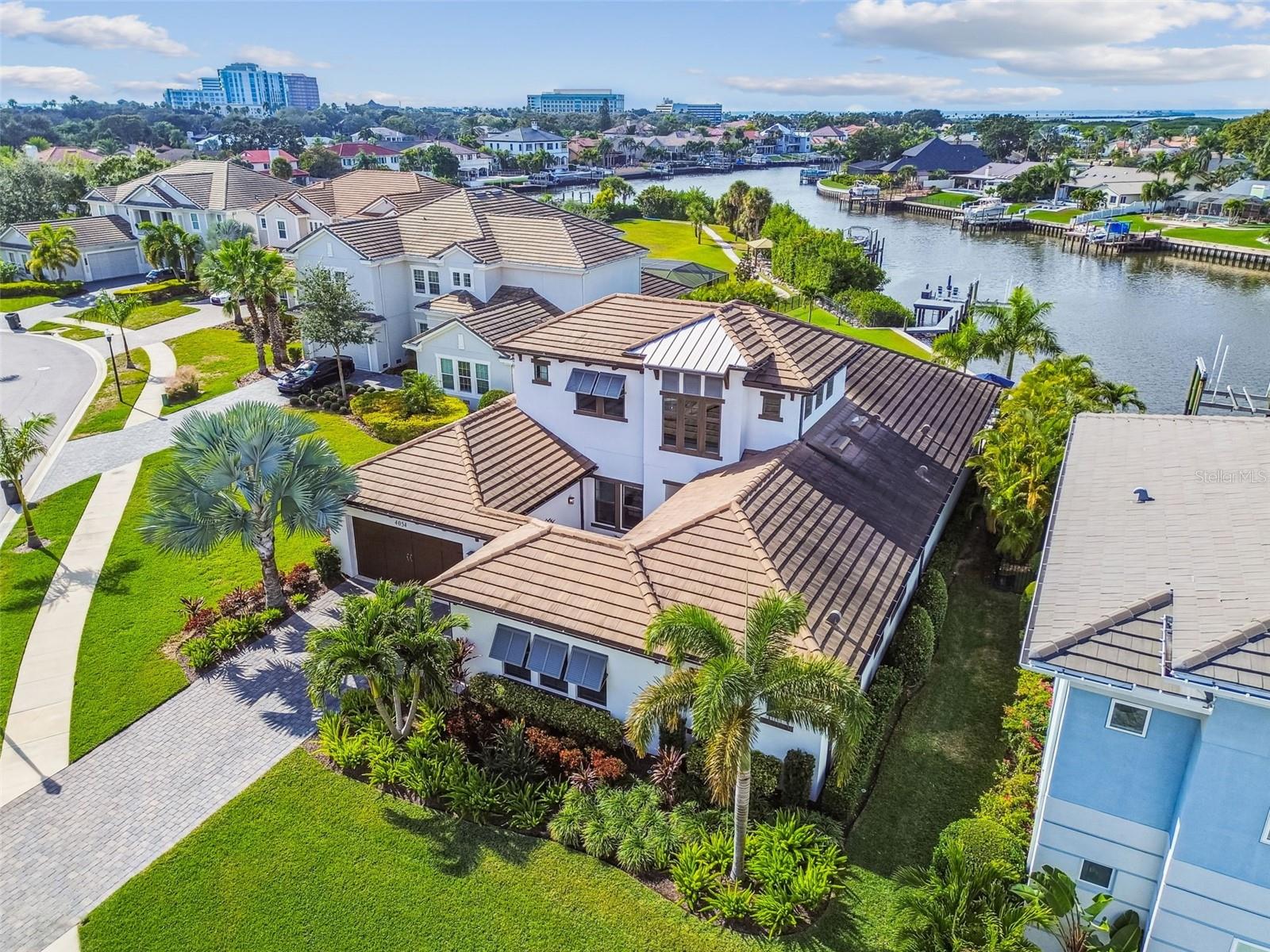 TB8460255 Property Photo