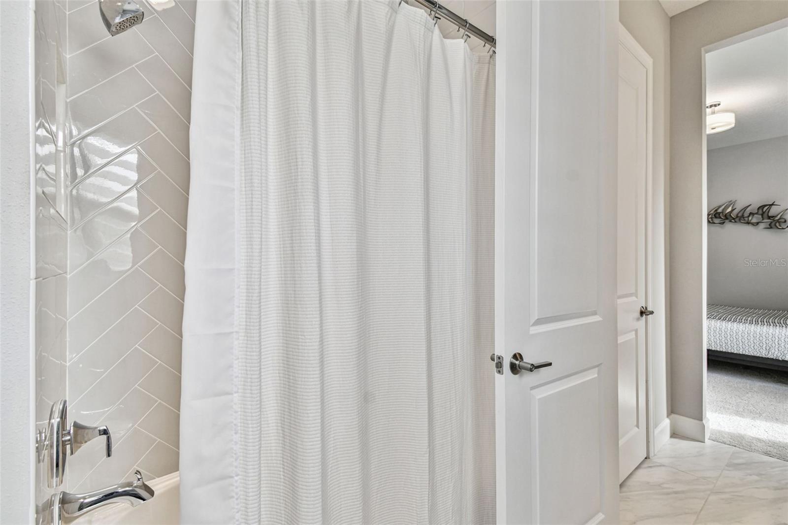 TB8460255 Property Photo