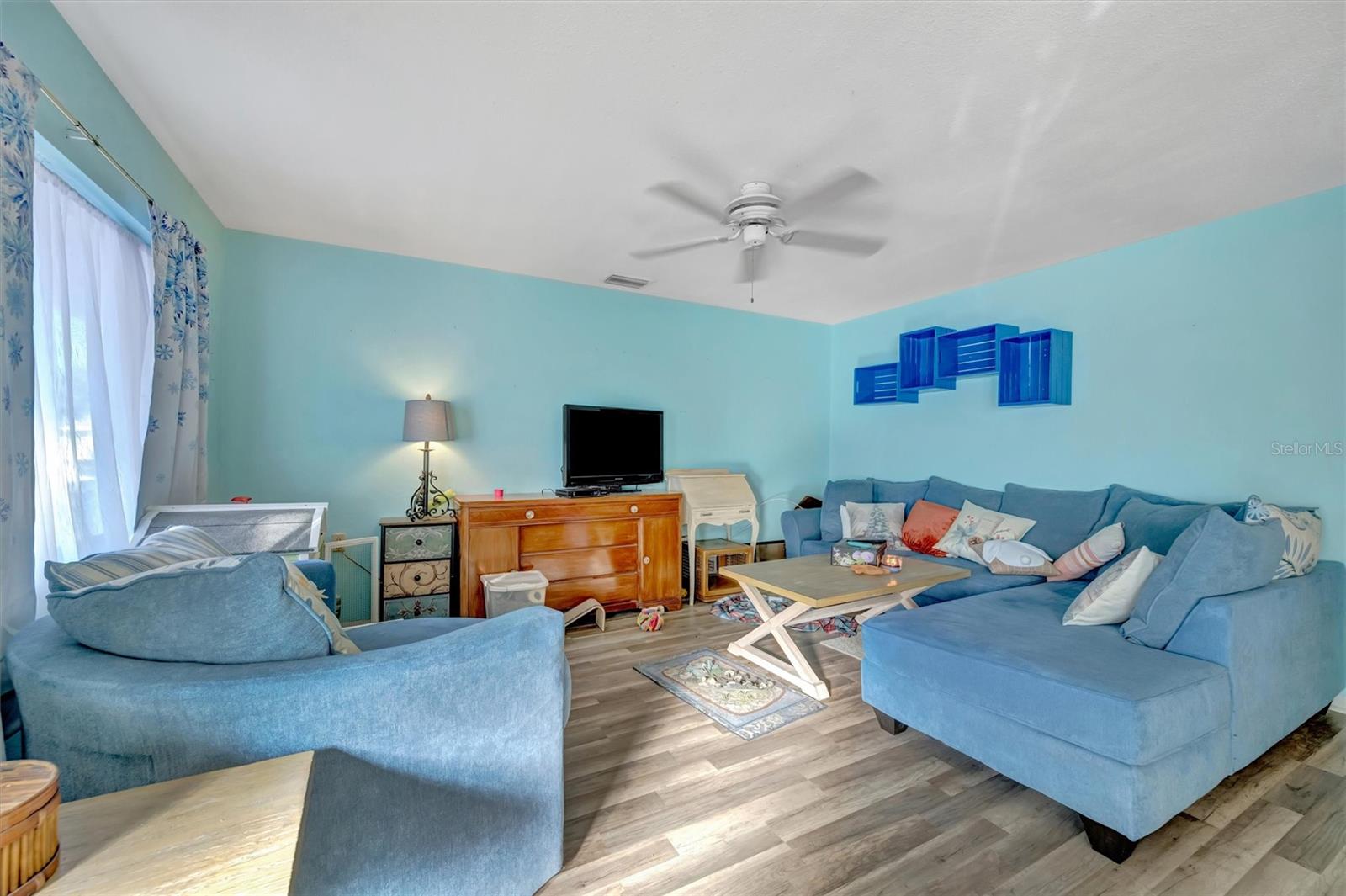 TB8460284 Property Photo