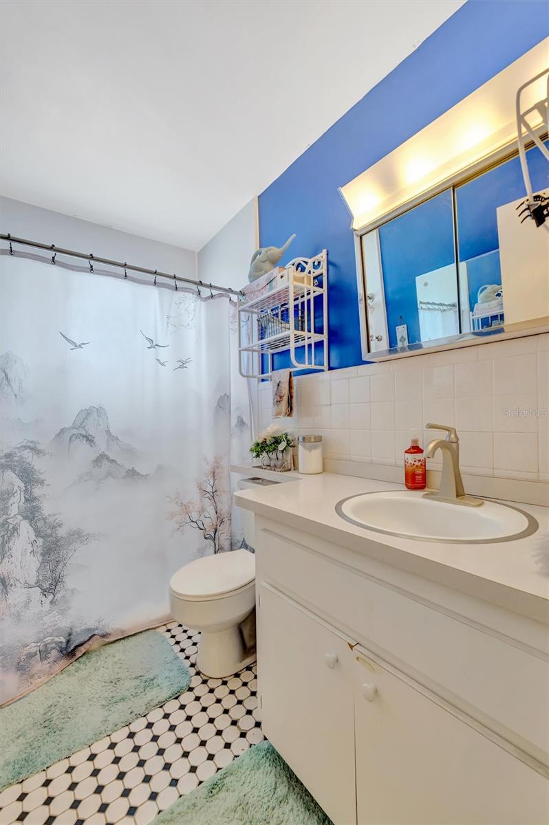 TB8460284 Property Photo