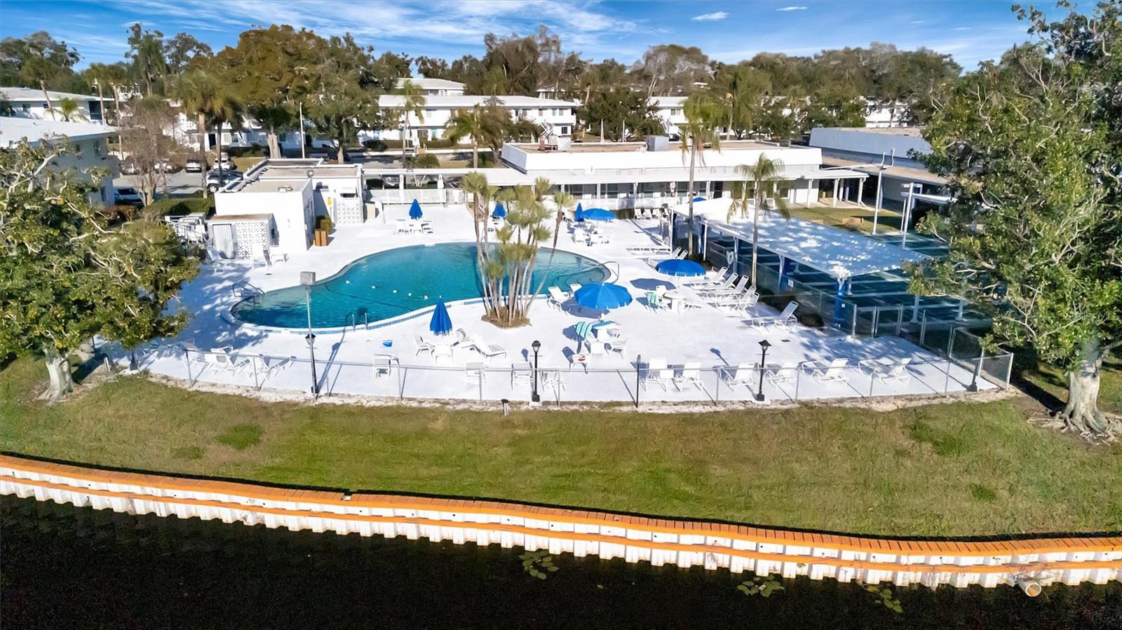 TB8460284 Property Photo