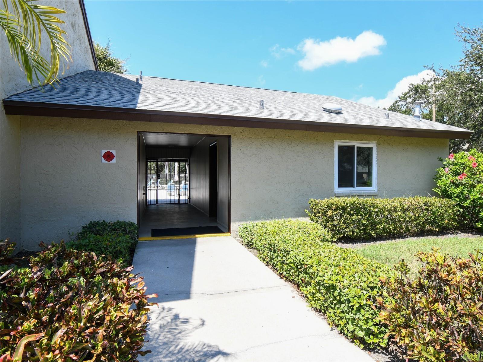 TB8460293 Property Photo