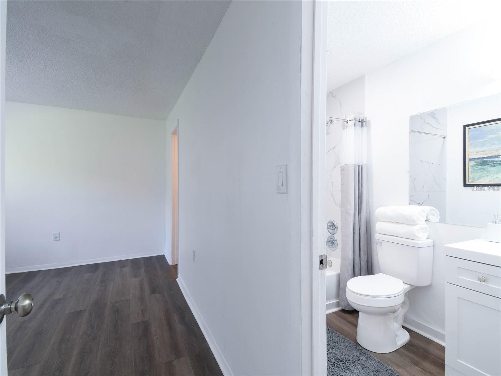 TB8460293 Property Photo