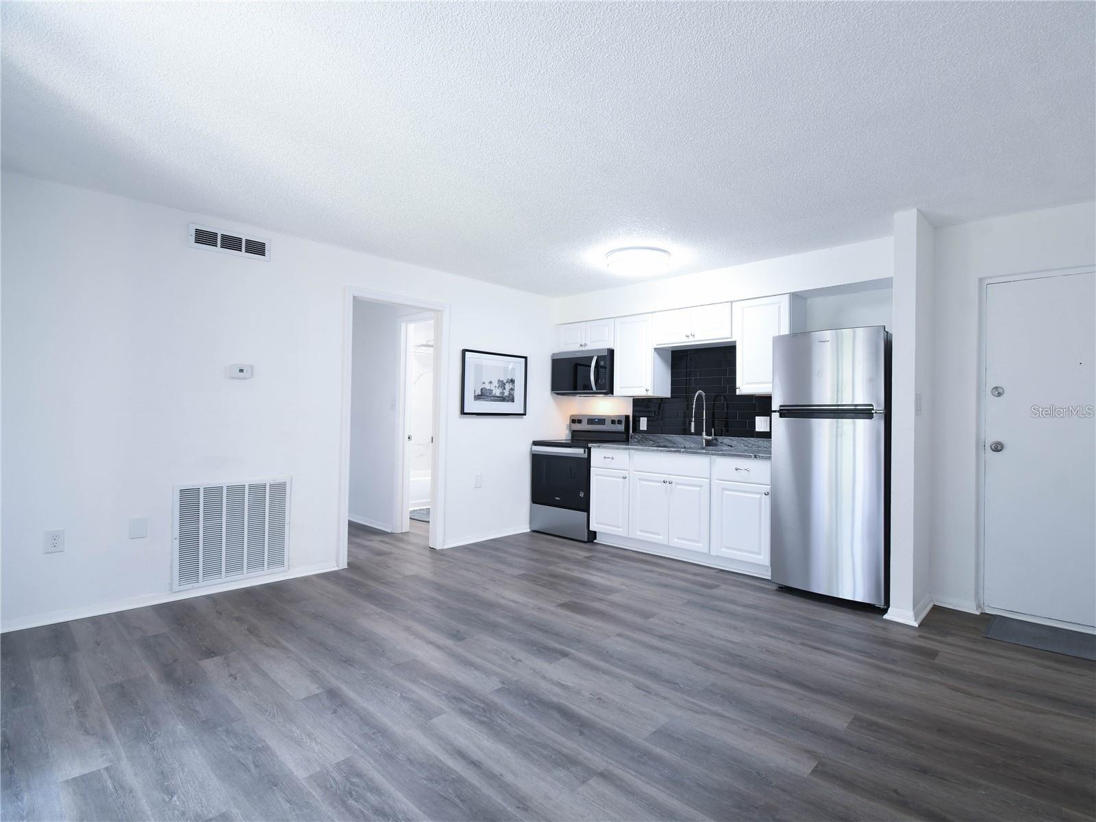 TB8460293 Property Photo