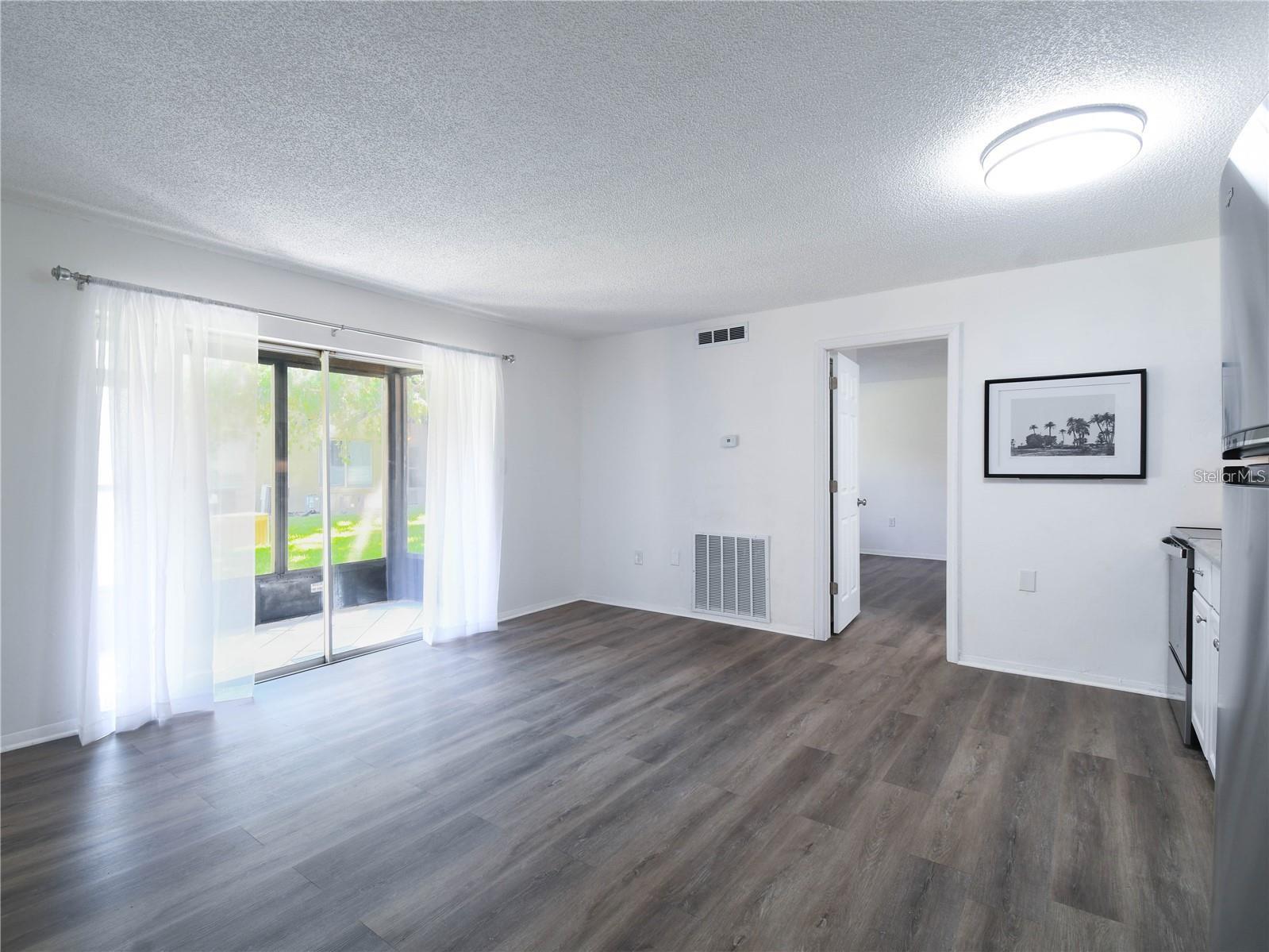 TB8460293 Property Photo