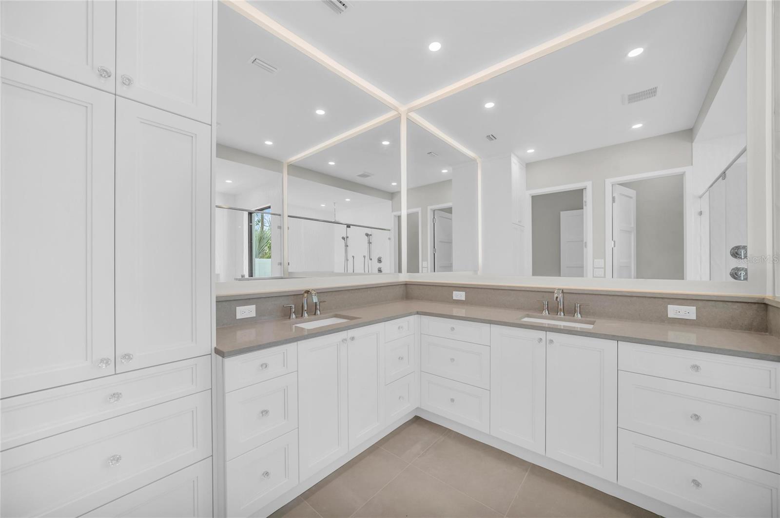 A4676686 Property Photo