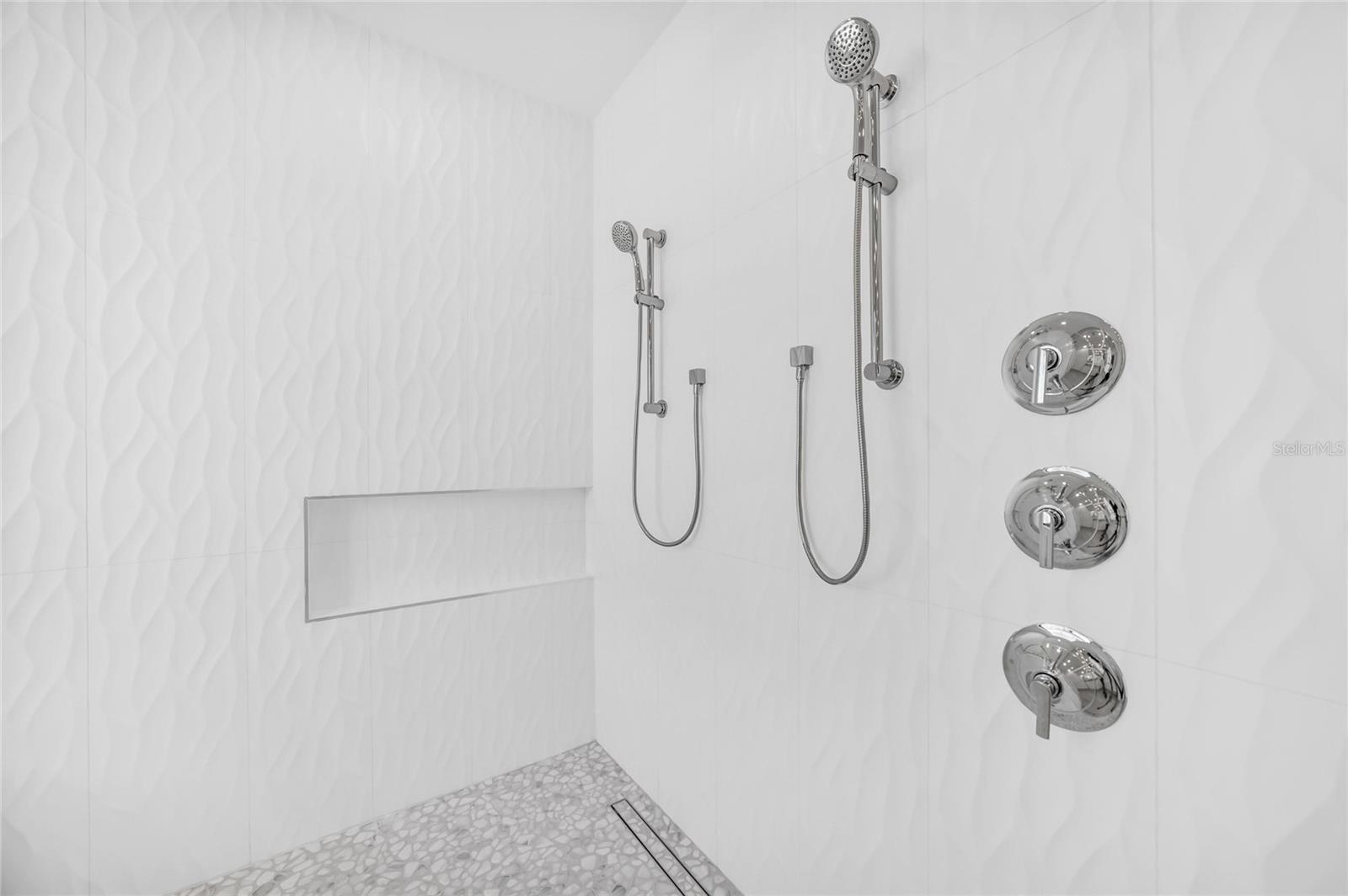 A4676686 Property Photo