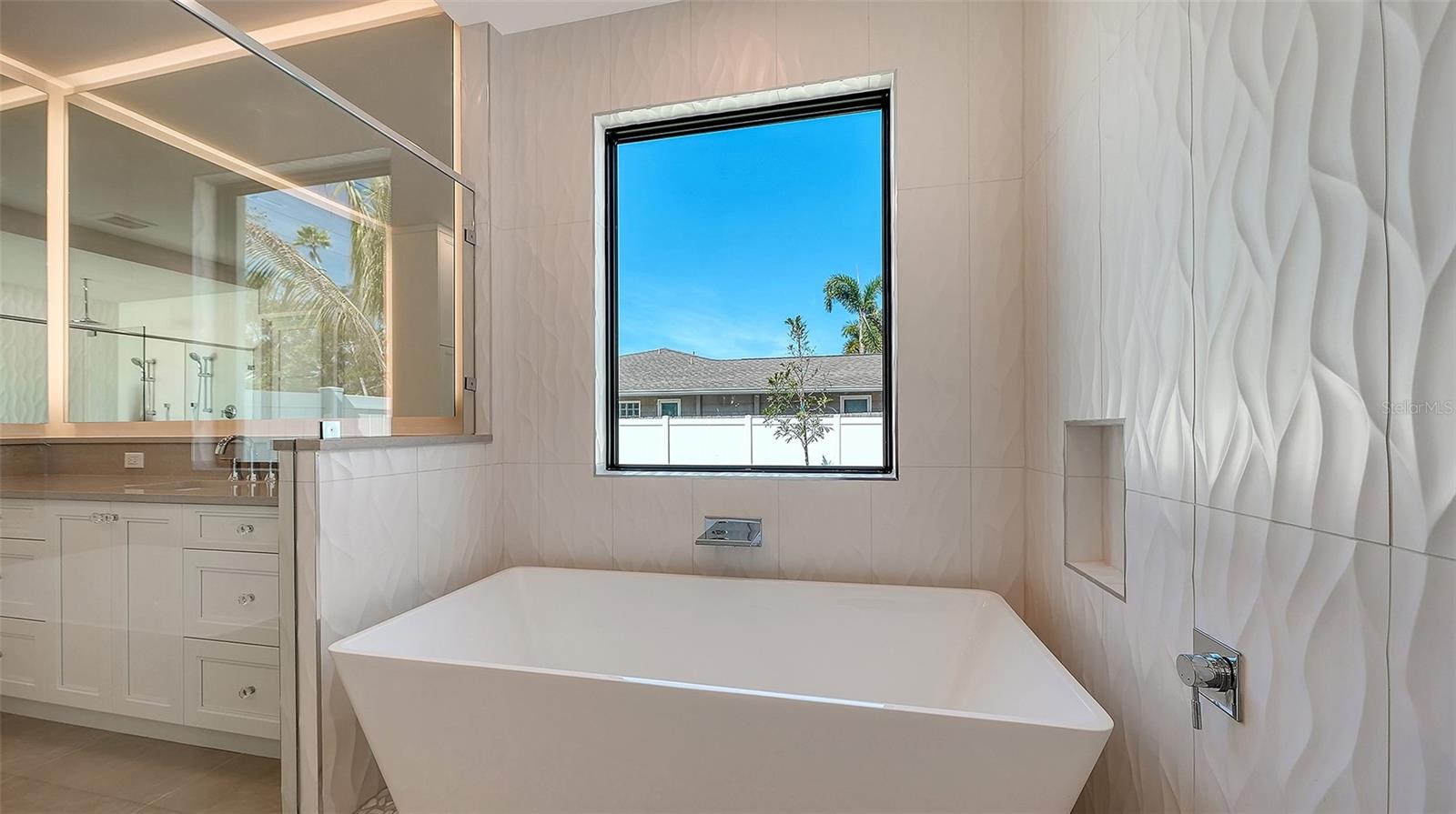 A4676686 Property Photo