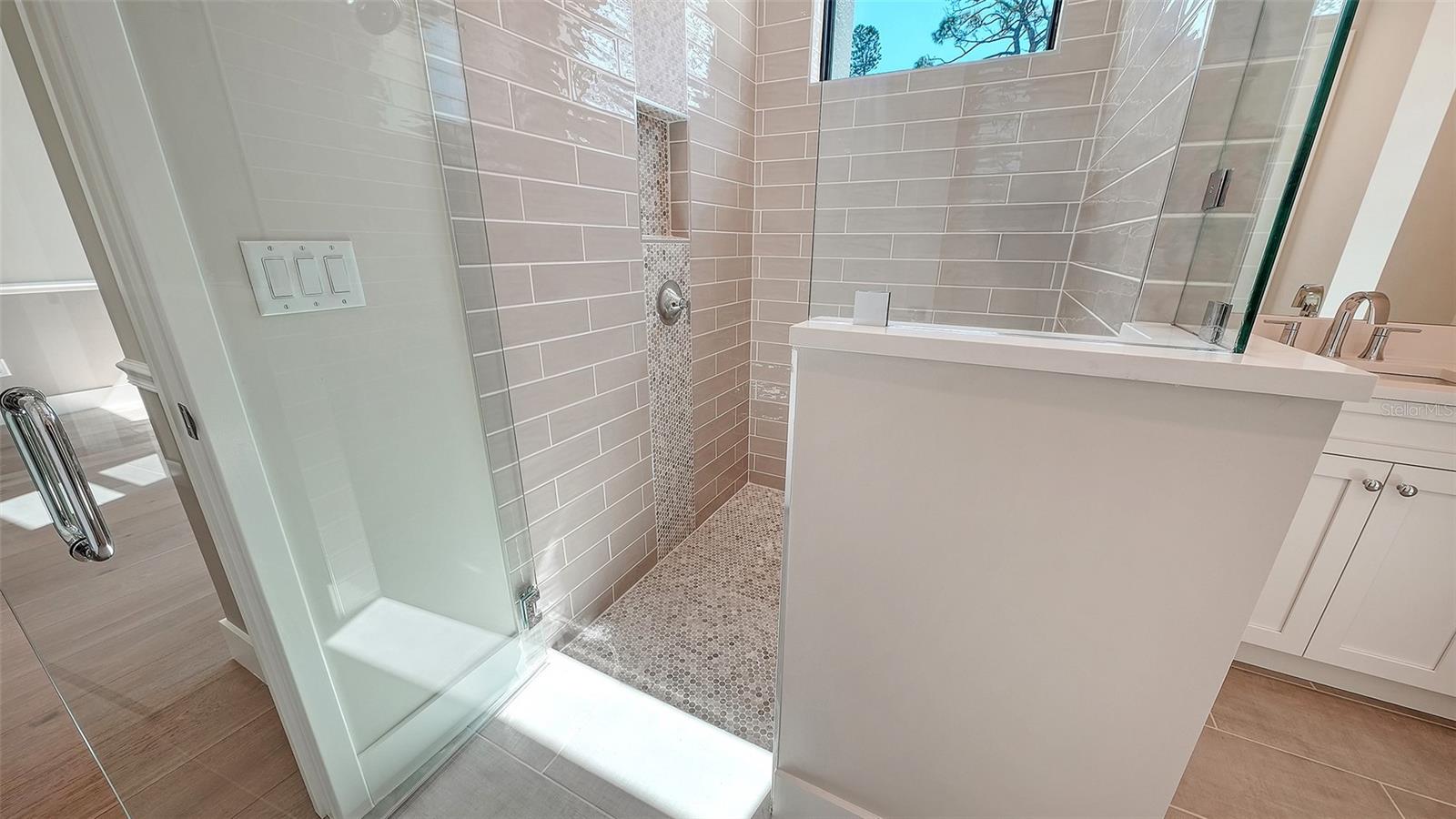 A4676686 Property Photo