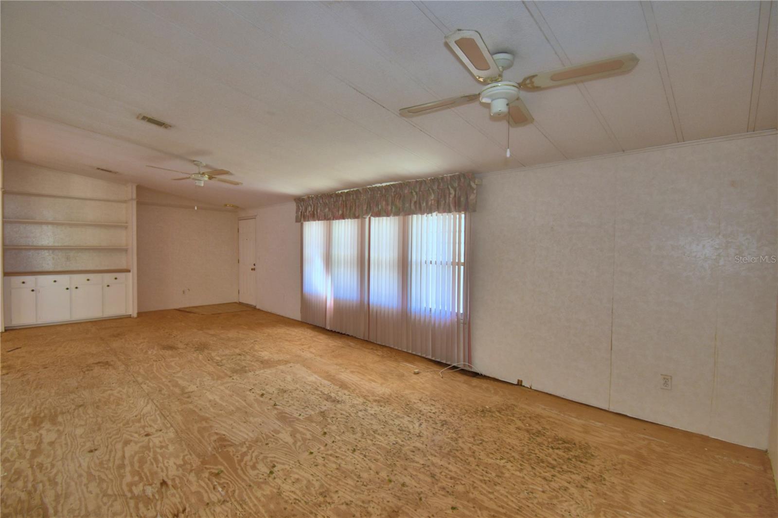 P4937395 Property Photo