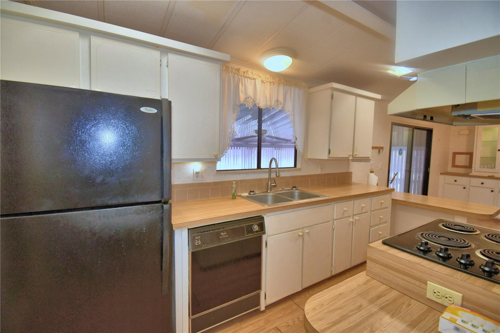 P4937395 Property Photo