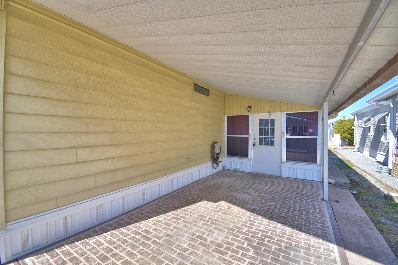 P4937395 Property Photo