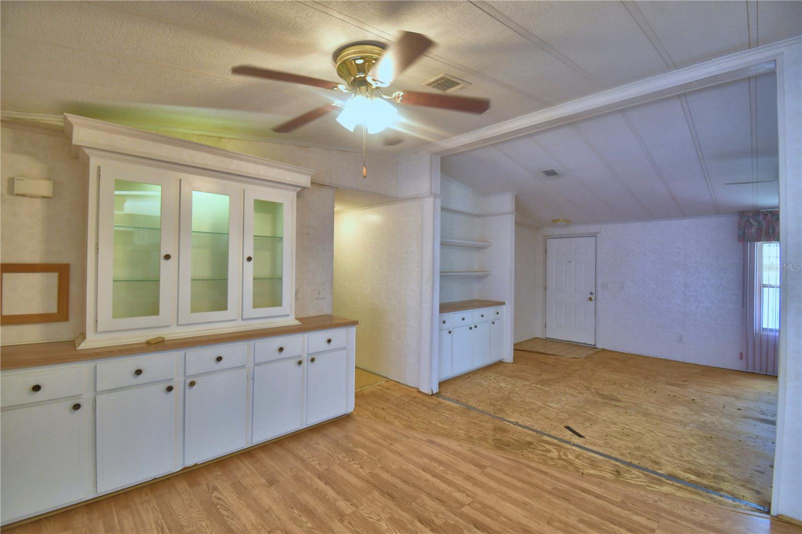 P4937395 Property Photo