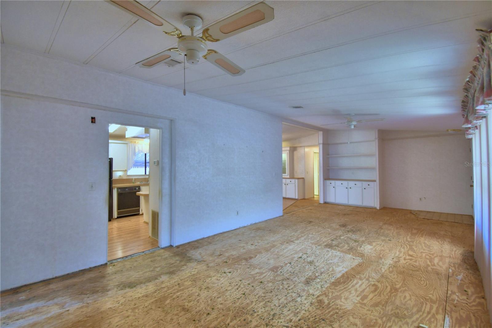 P4937395 Property Photo