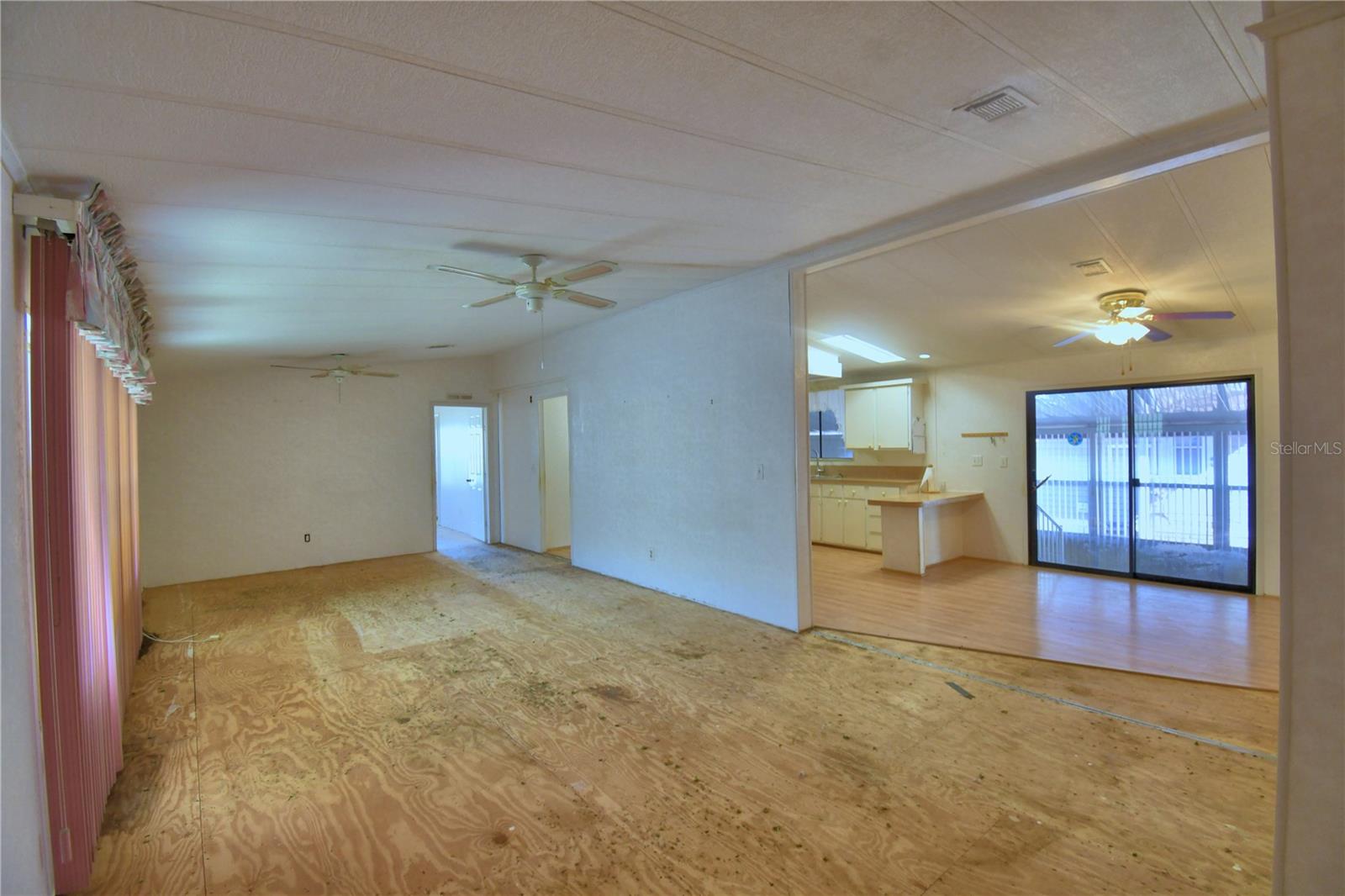 P4937395 Property Photo