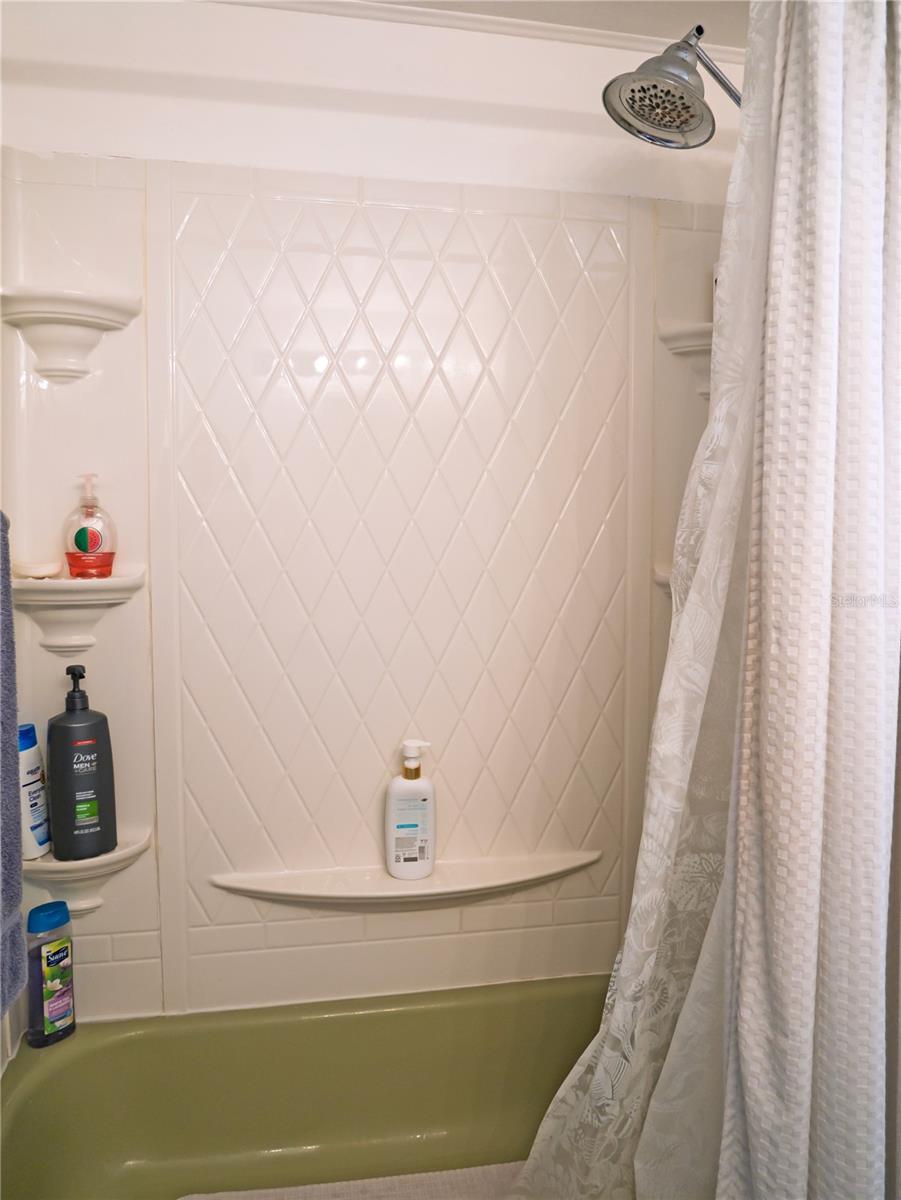 TB8460323 Property Photo