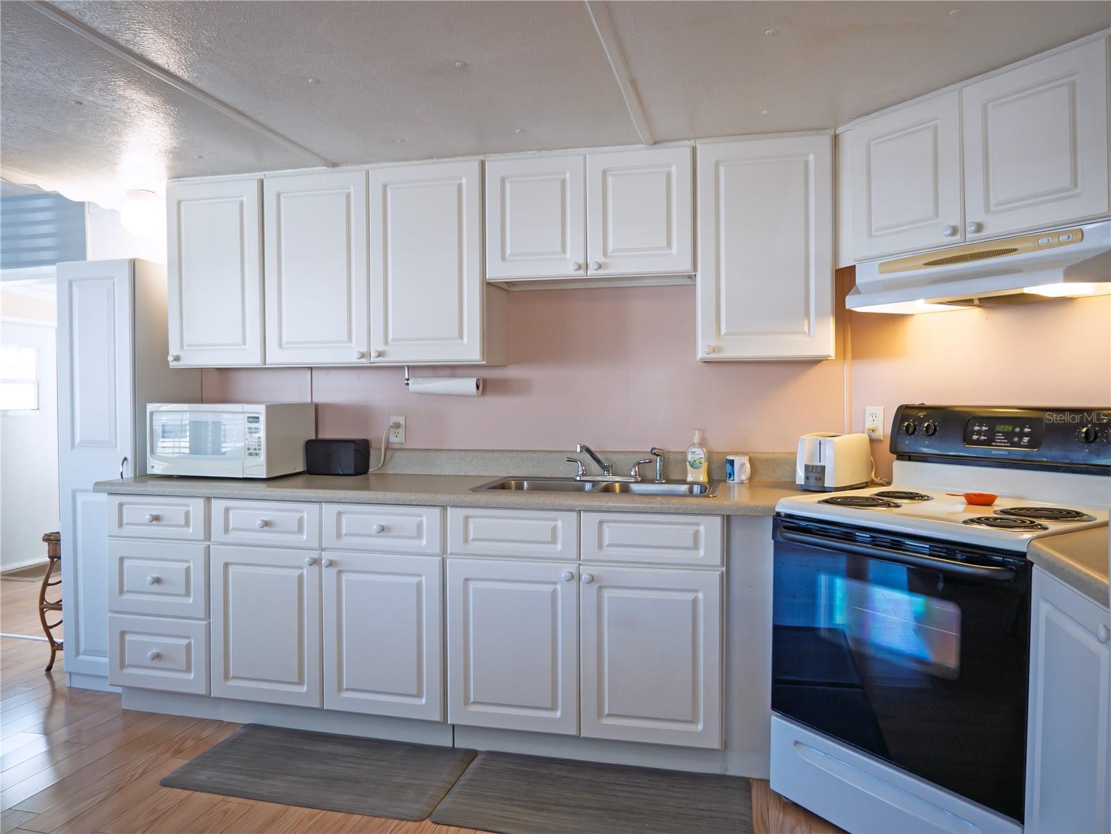 TB8460323 Property Photo