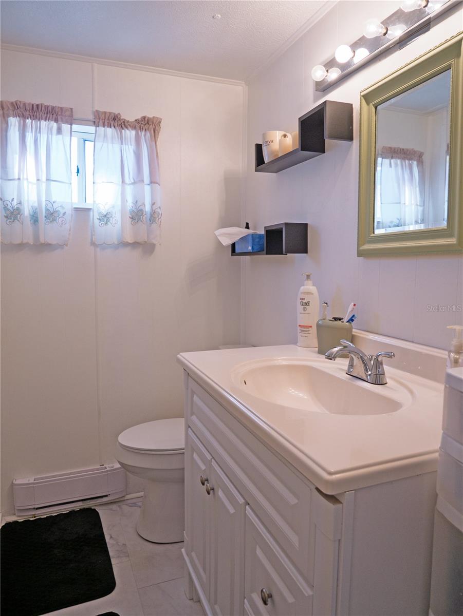 TB8460323 Property Photo