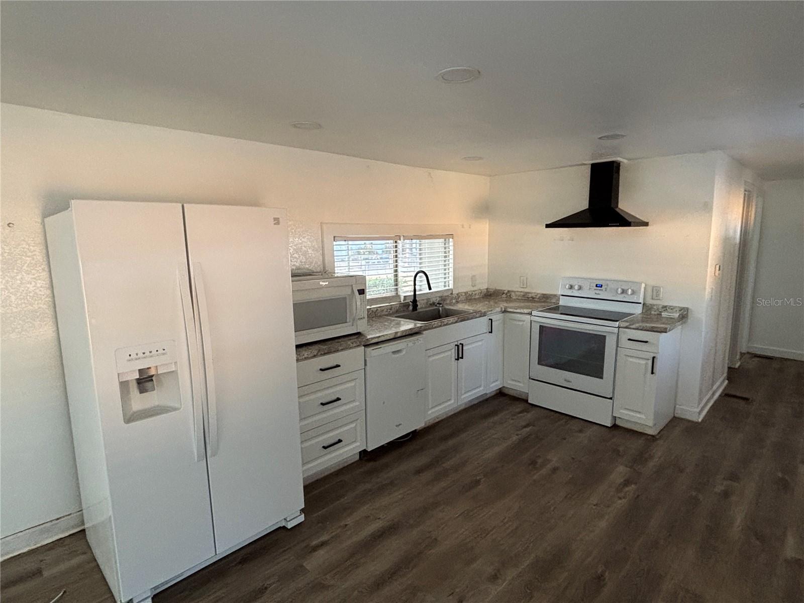 OM715894 Property Photo