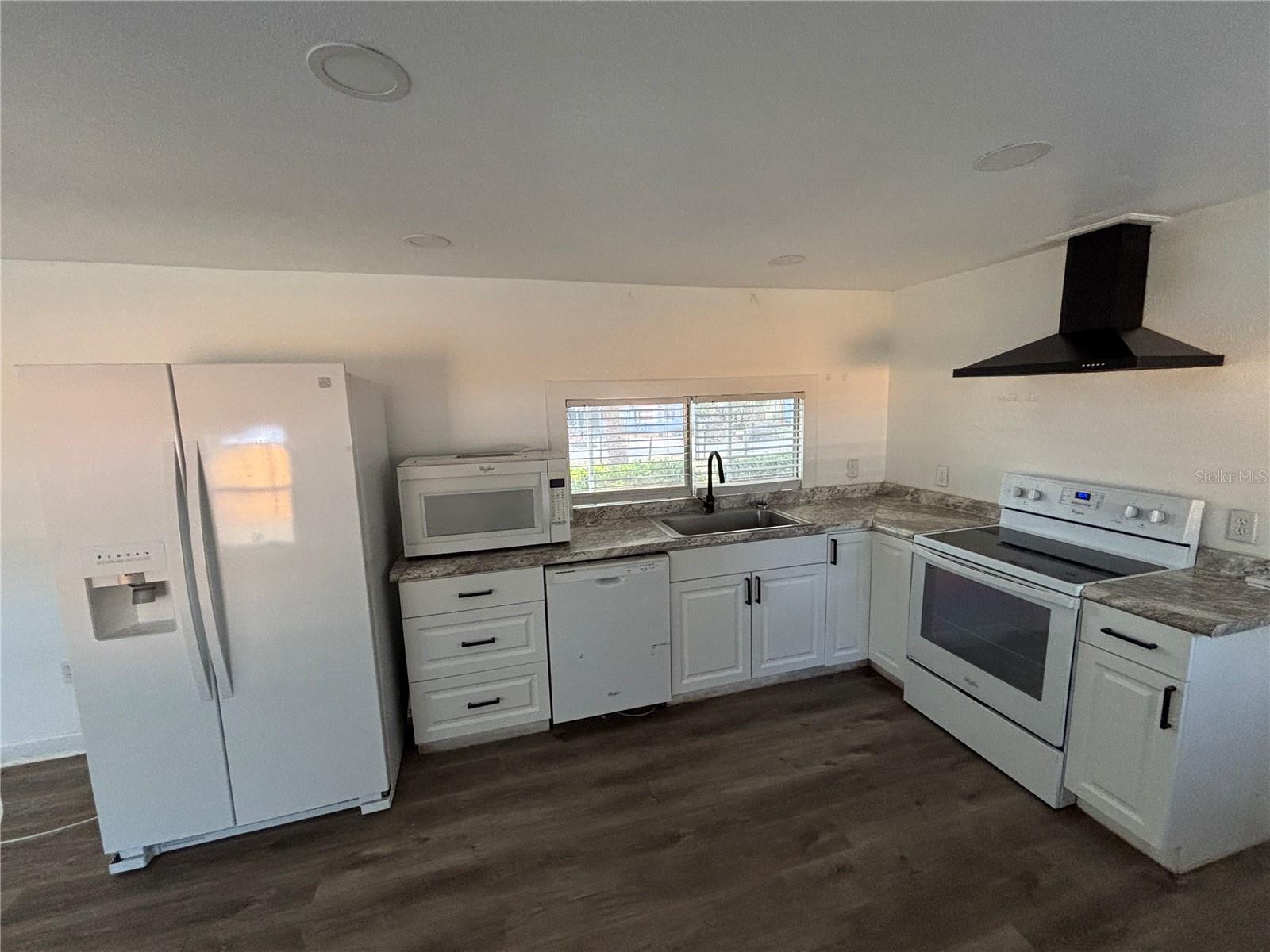 OM715894 Property Photo