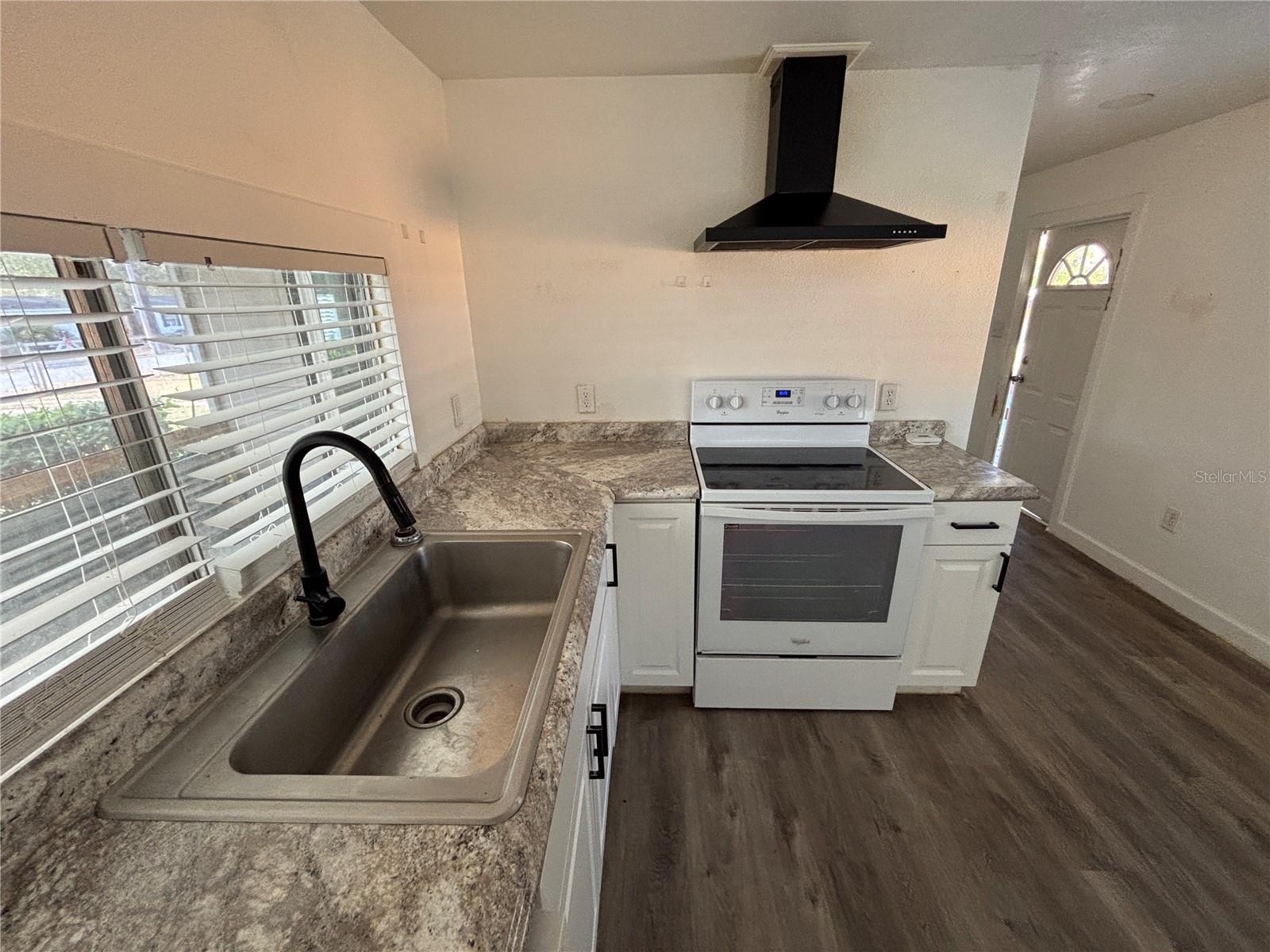 OM715894 Property Photo