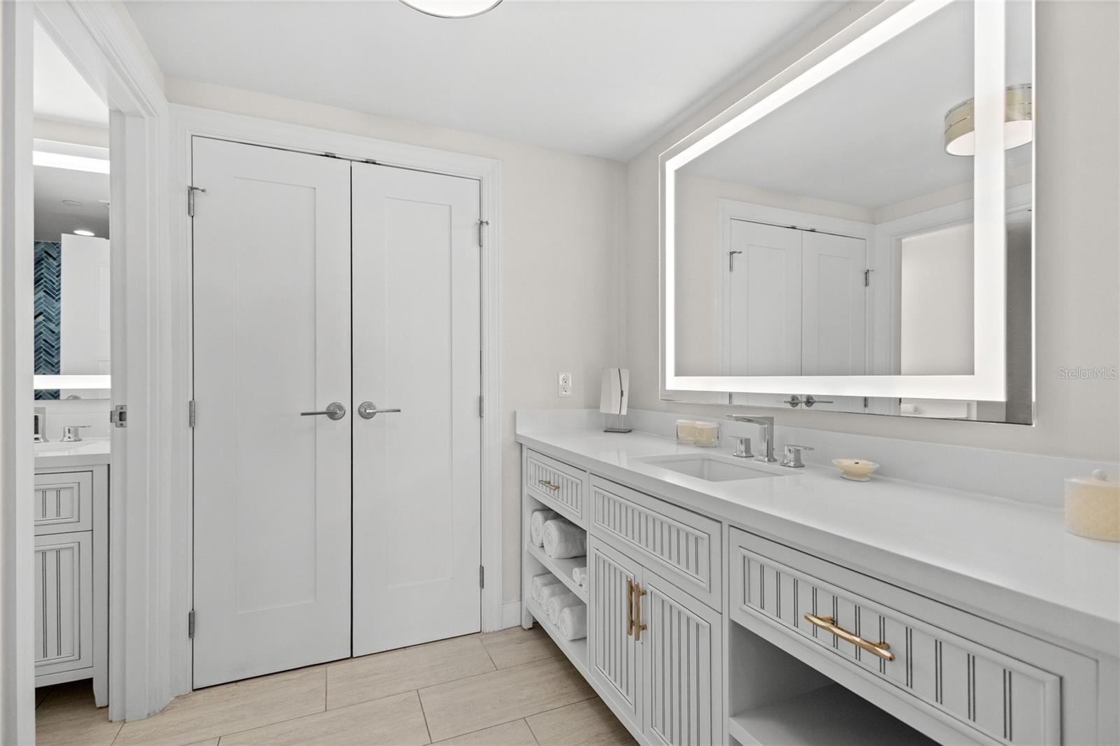 250 SANDS POINT RD #5106, LONGBOAT KEY, FL, 34228