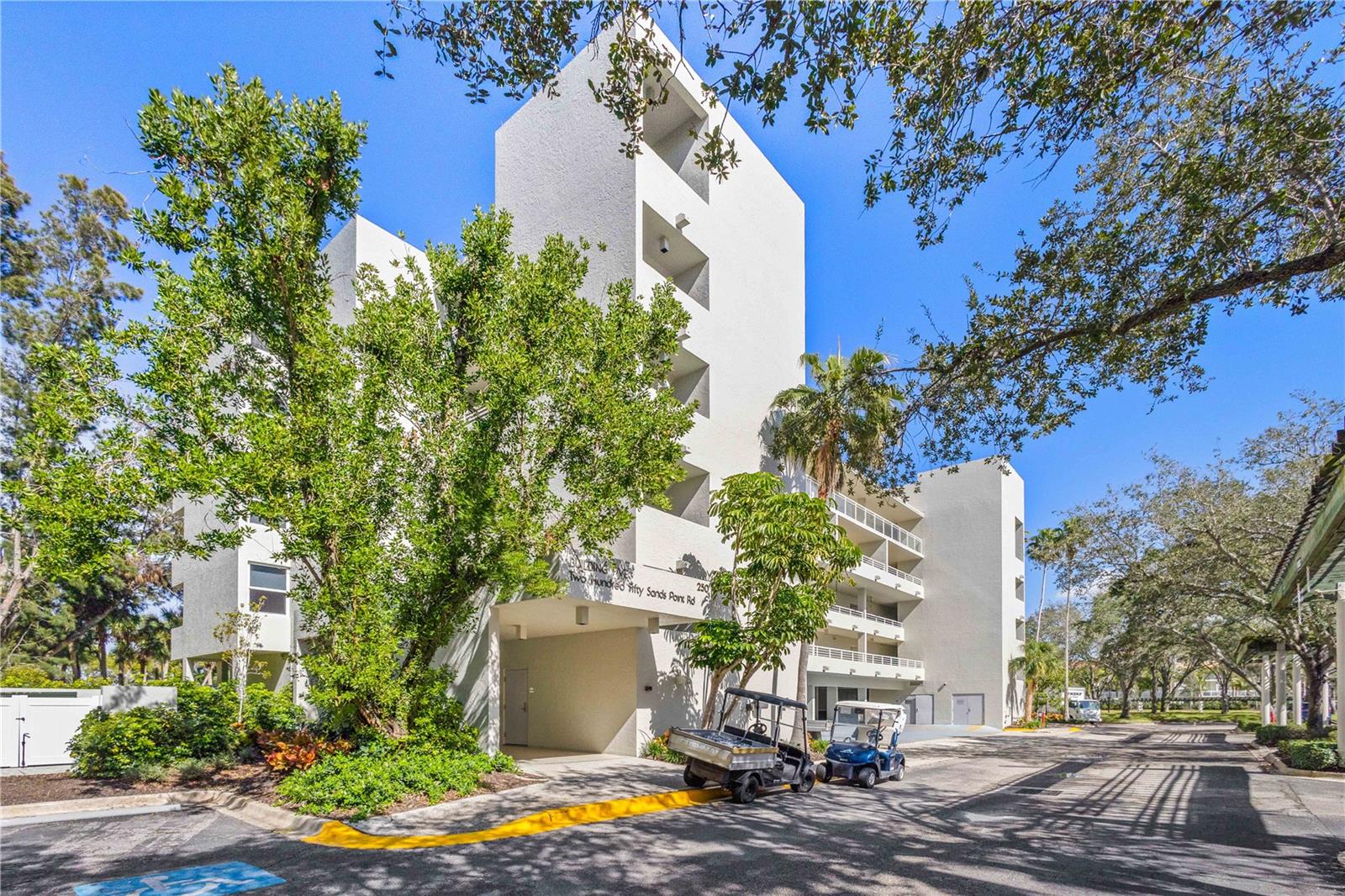 250 SANDS POINT RD #5106, LONGBOAT KEY, FL, 34228