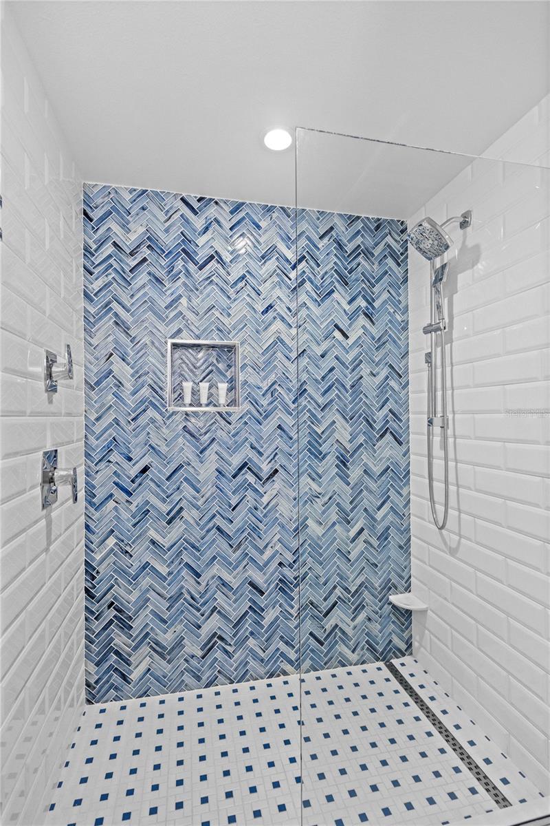 250 SANDS POINT RD #5106, LONGBOAT KEY, FL, 34228