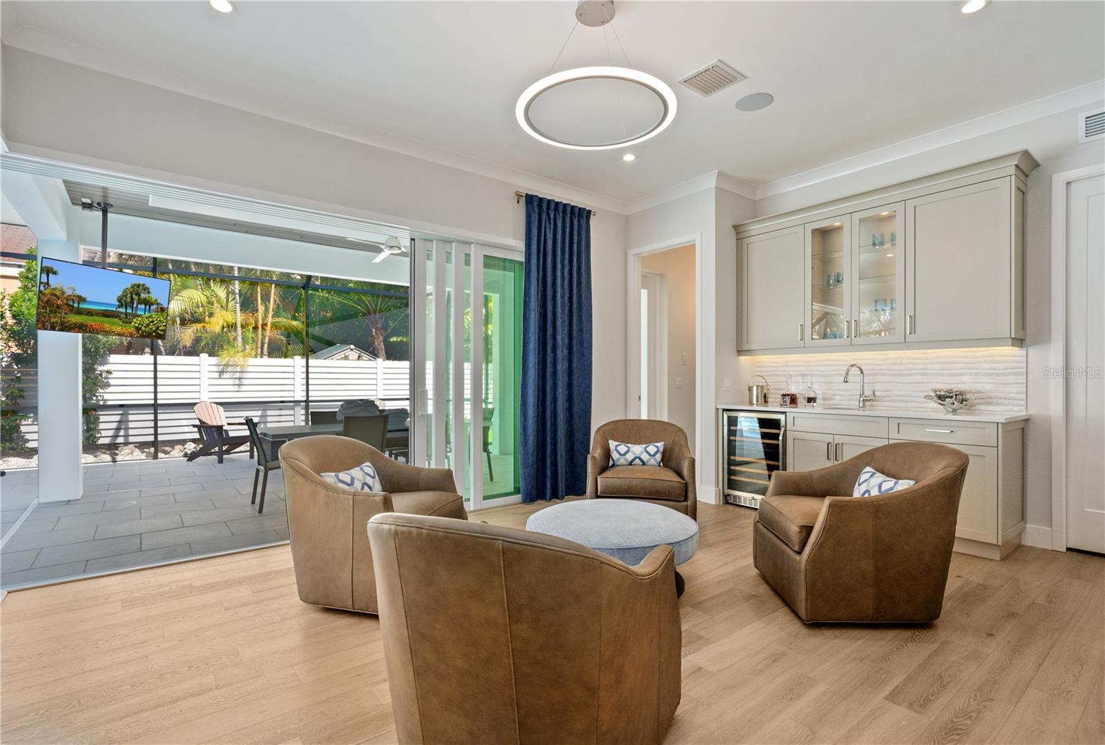 A4676707 Property Photo